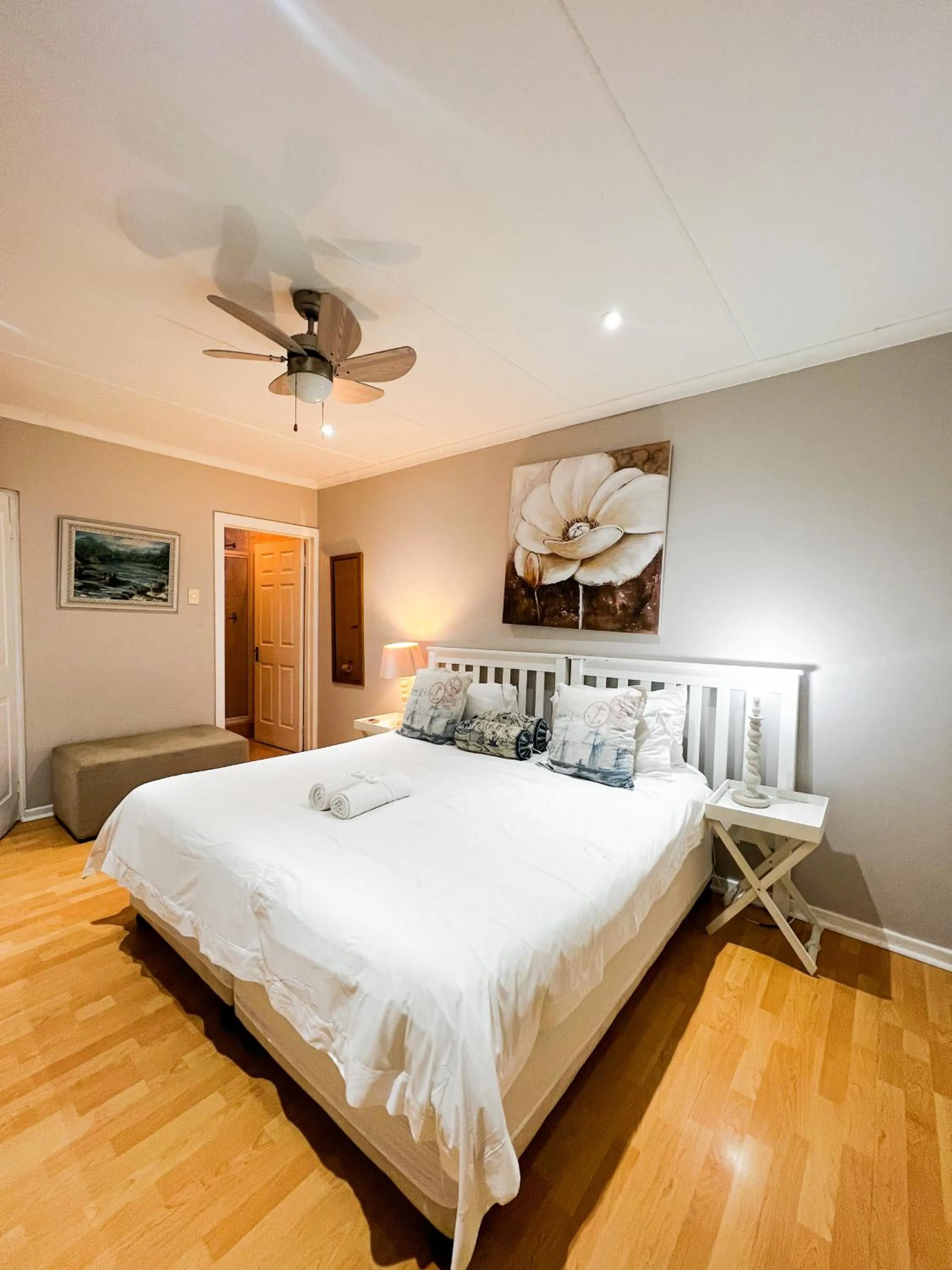 Bedroom, Bed in Goulden Street Guest House