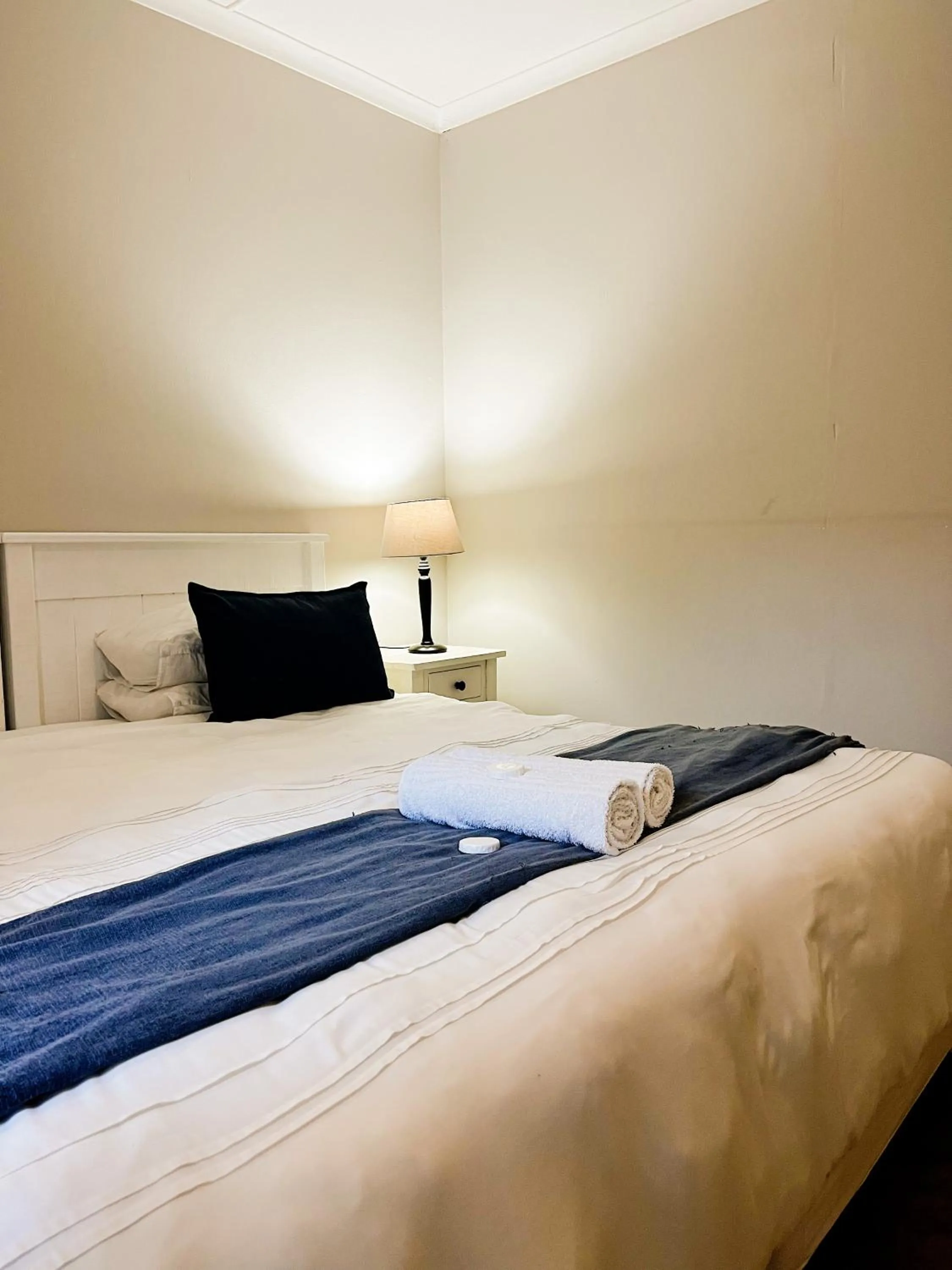 Bedroom, Bed in Goulden Street Guest House