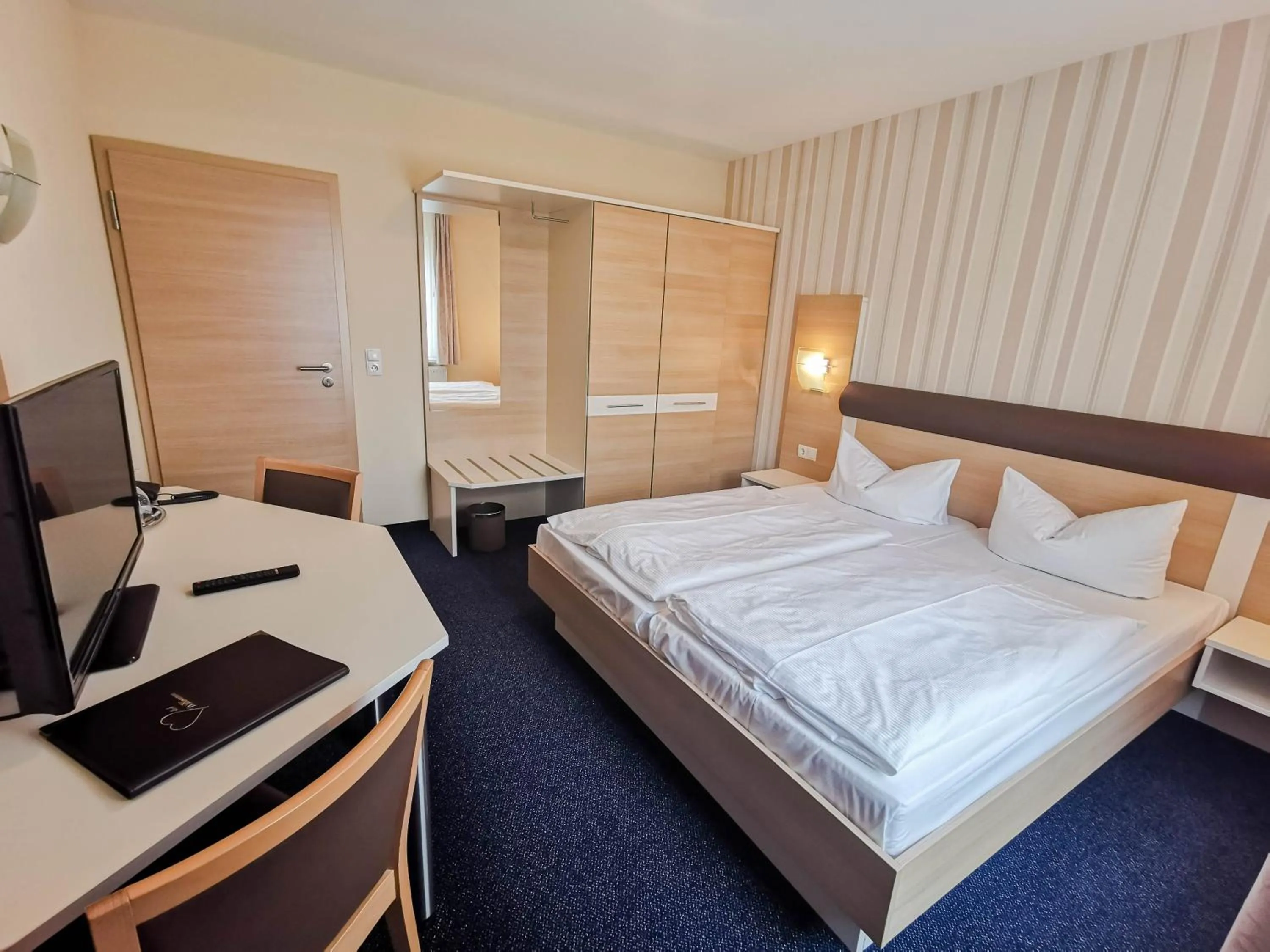 Bedroom, Bed in Wald-Hotel