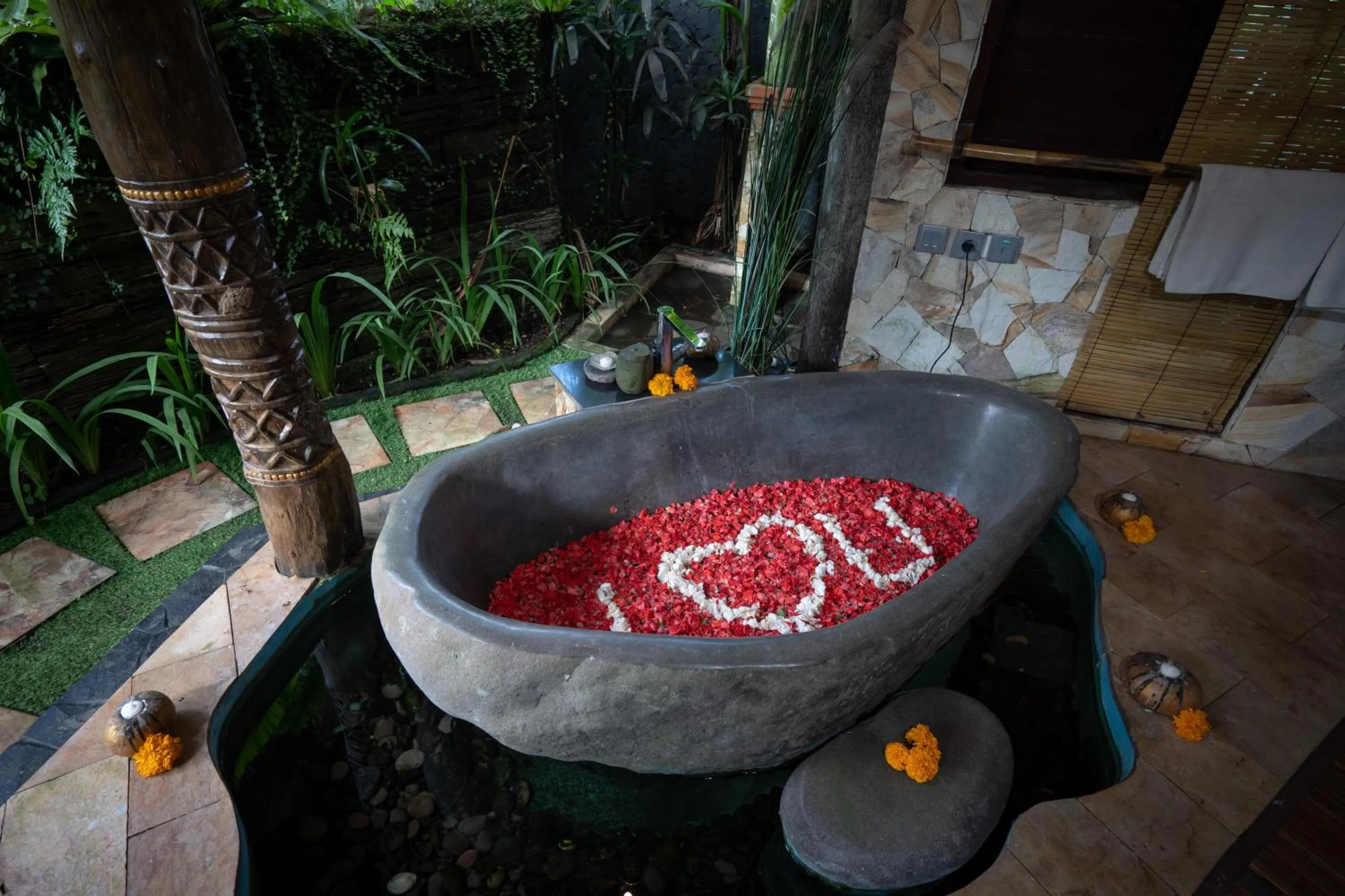 Bath in Kupu Kupu Private Villa