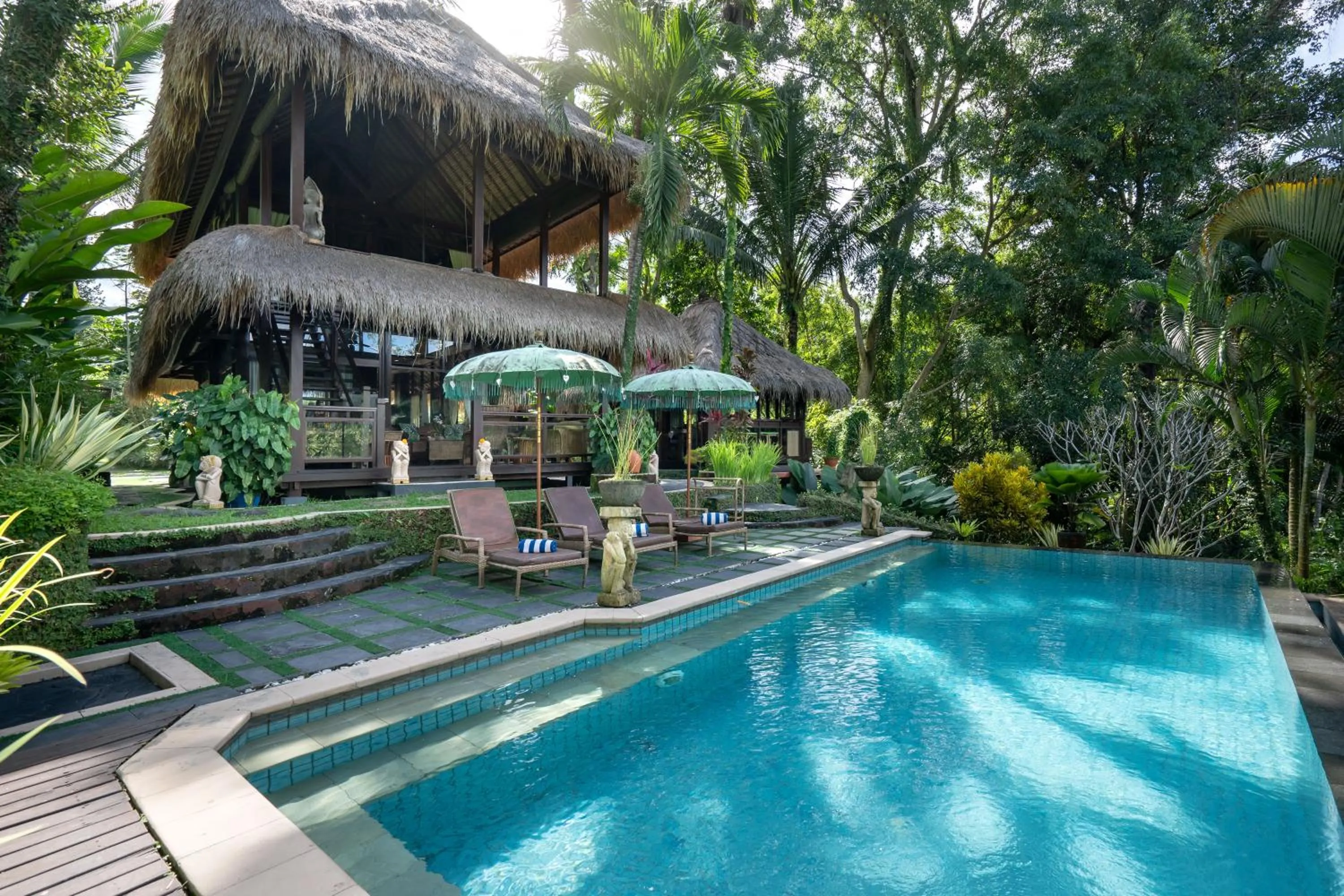 Swimming pool in Kupu Kupu Private Villa