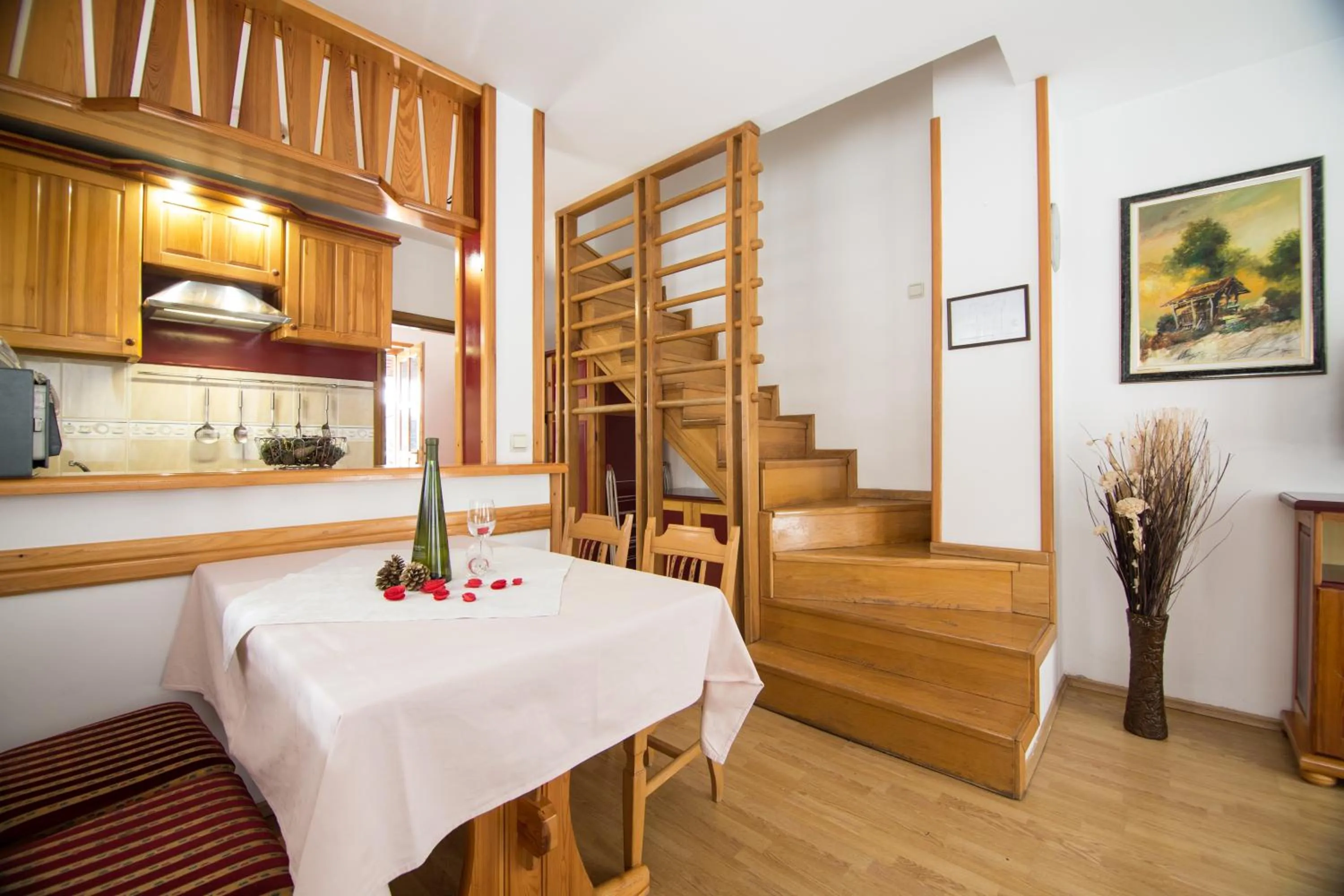 Dining area in KRALjEVI KONACI ZLATIBOR