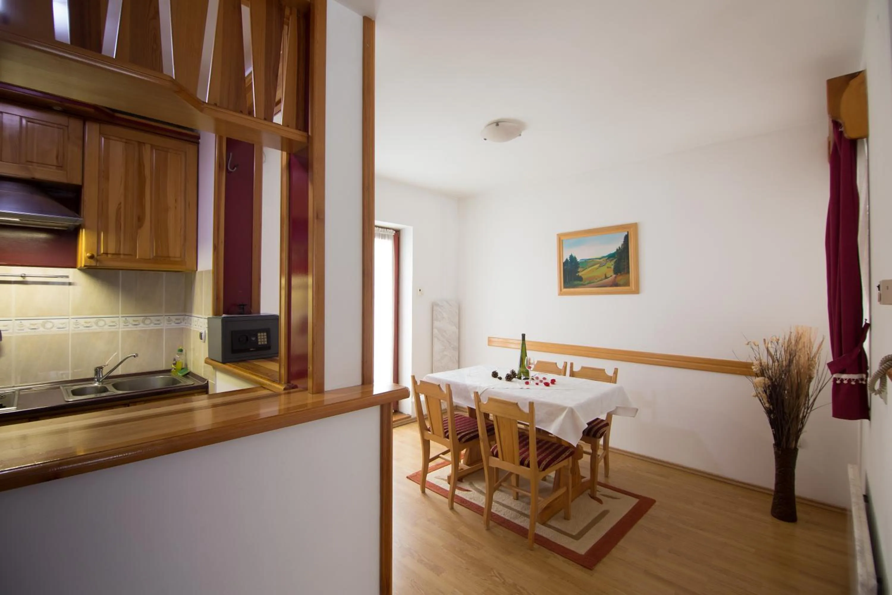 Kitchen or kitchenette in KRALjEVI KONACI ZLATIBOR