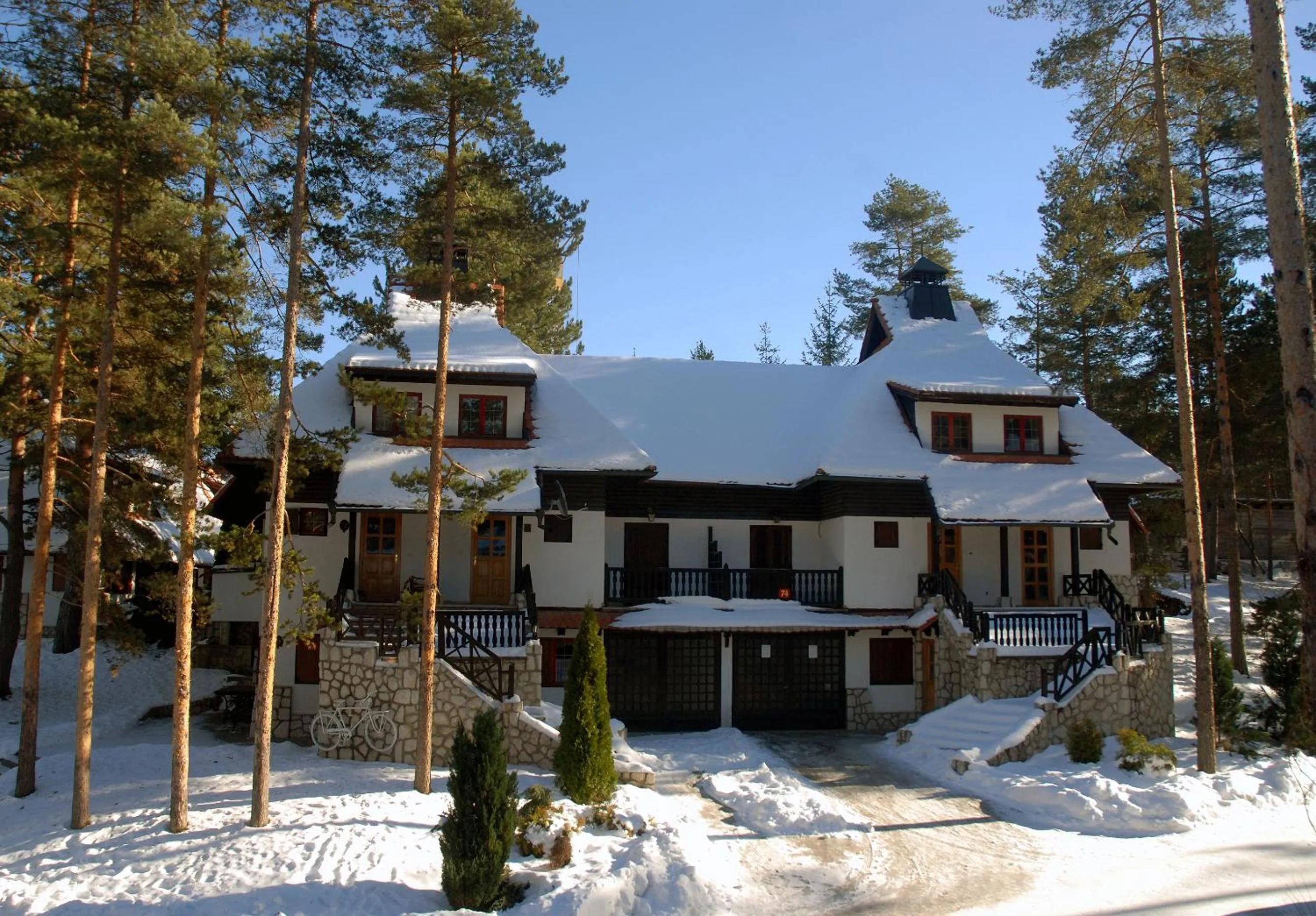 Winter in KRALjEVI KONACI ZLATIBOR