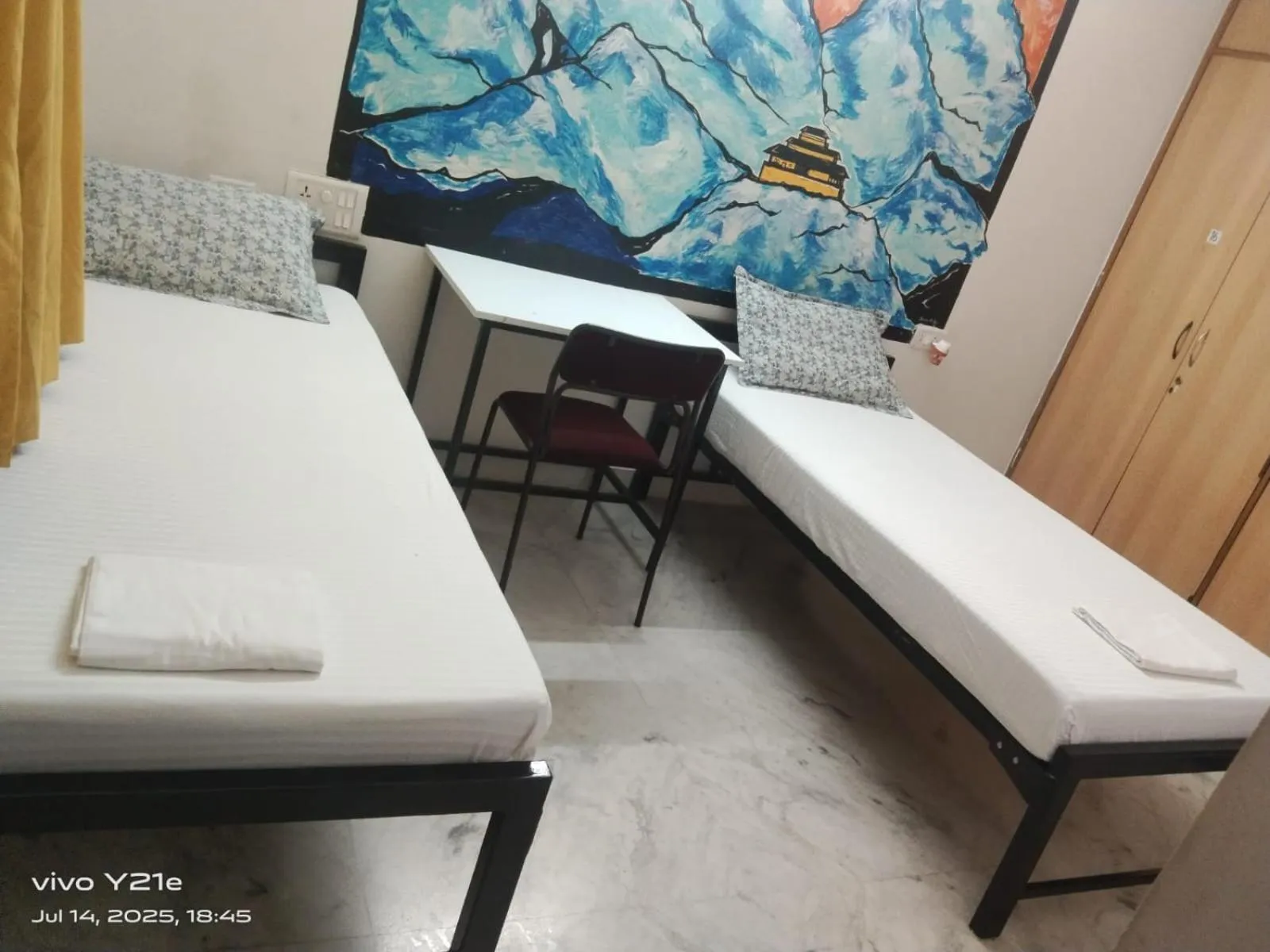 Bed in The Hood Hostel