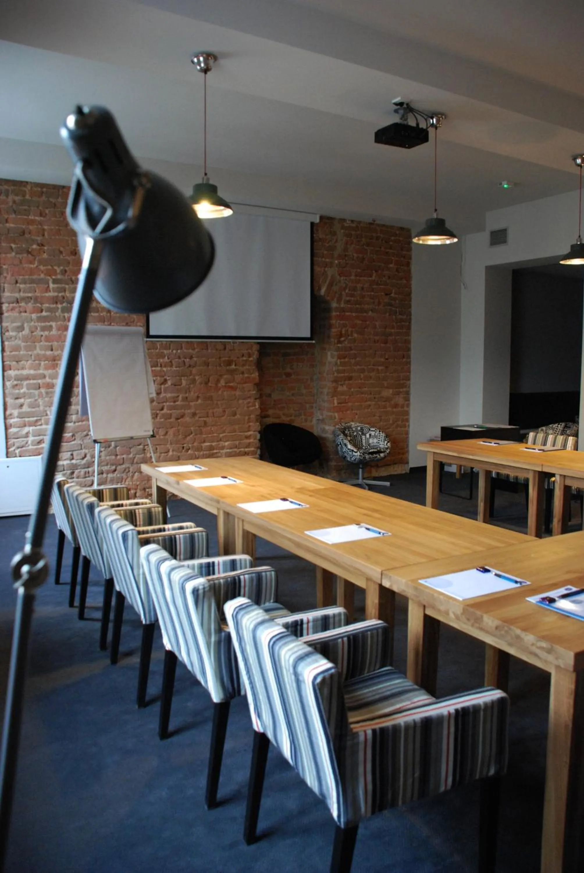 Business facilities in Trybunalska