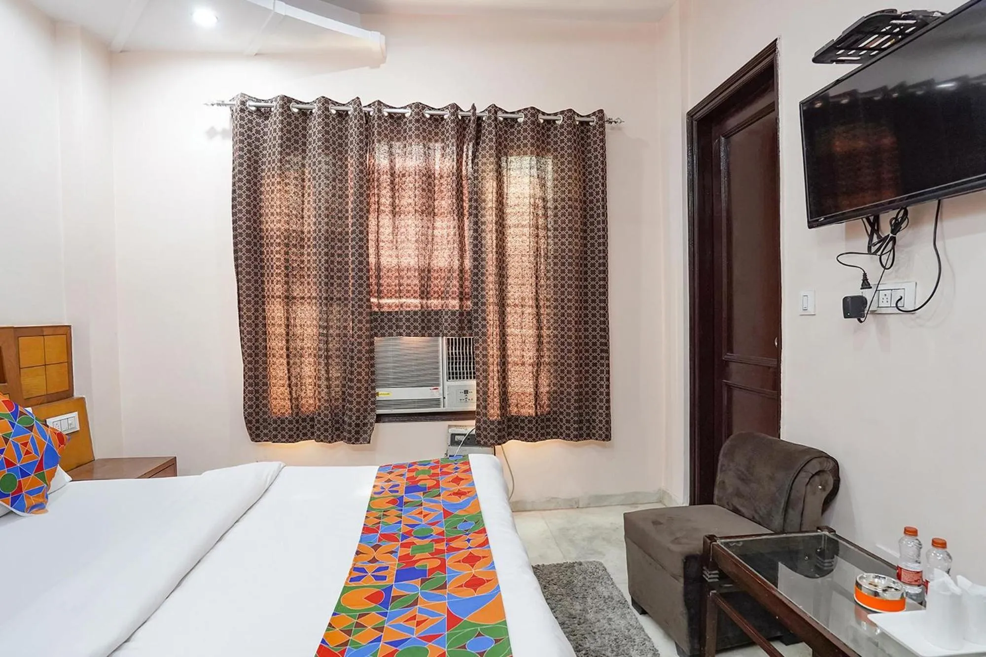 Bedroom, Bed in FabHotel De Gold Karol Bagh