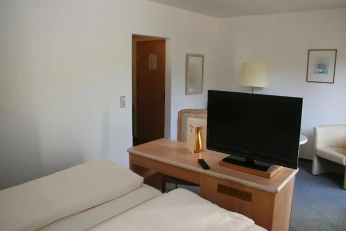 TV and multimedia, Bed in Landhotel Burkartsmühle