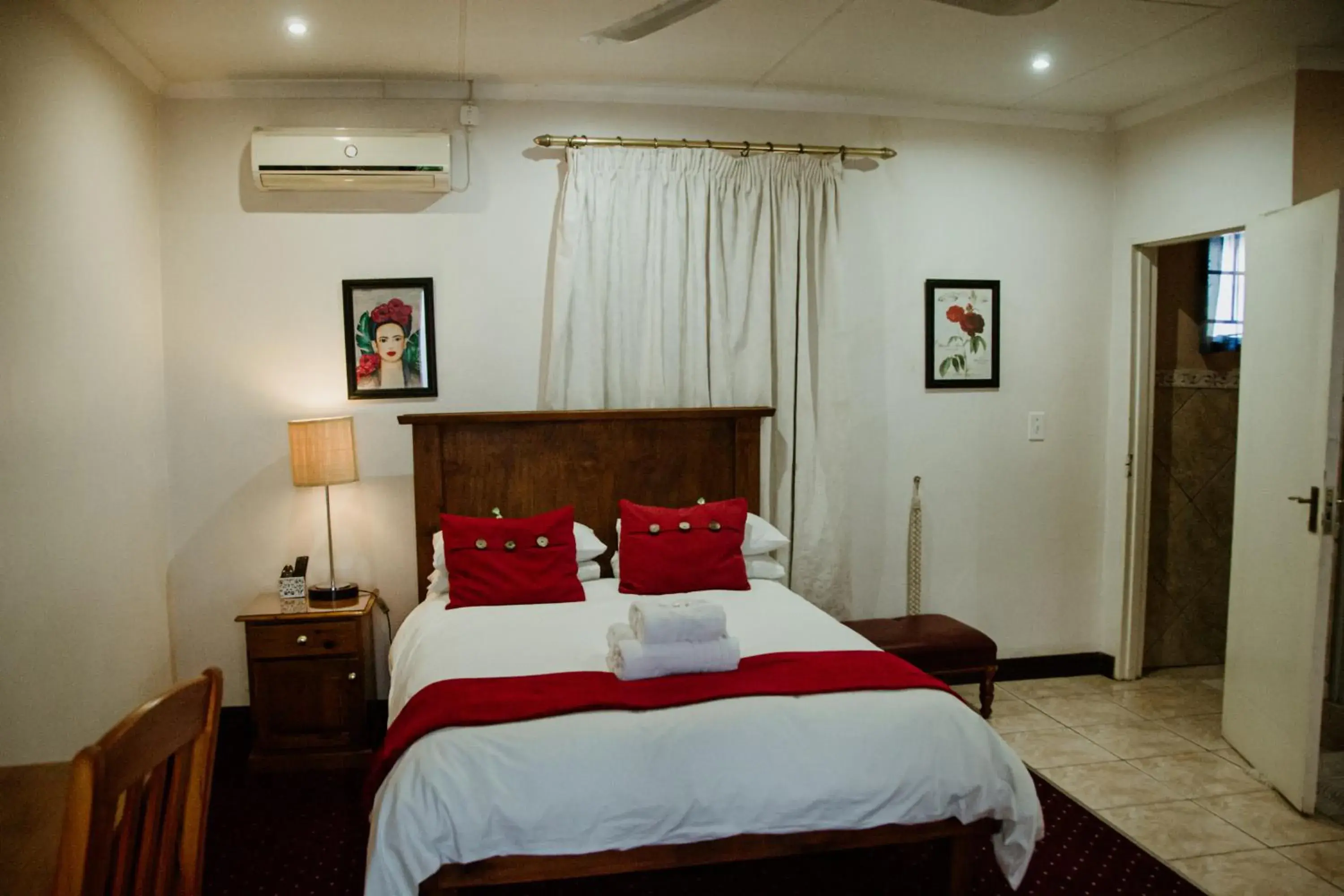 Standard Twin Room - single occupancy in Alec Wright's Guest Lodge Standard Twin Room - single occupancy in Alec Wright's Guest Lodge