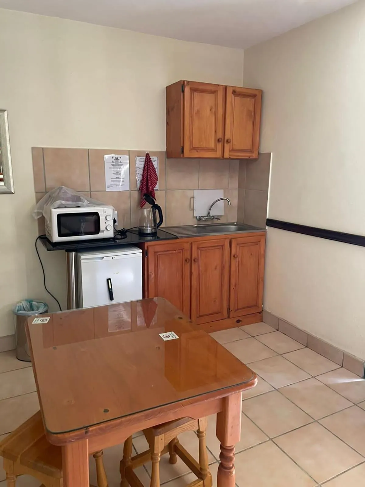 Kitchen or kitchenette in Alec Wright's Guest Lodge