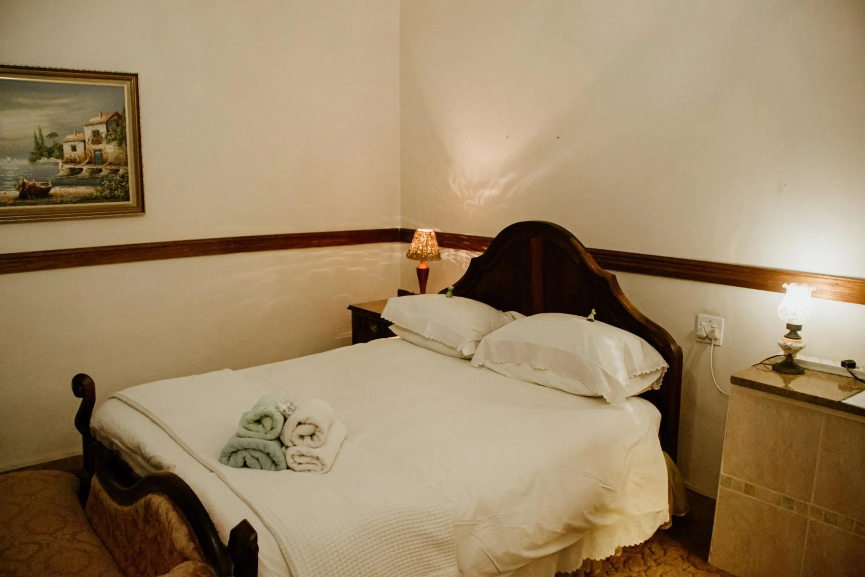 Alec Wright's Guest Lodge