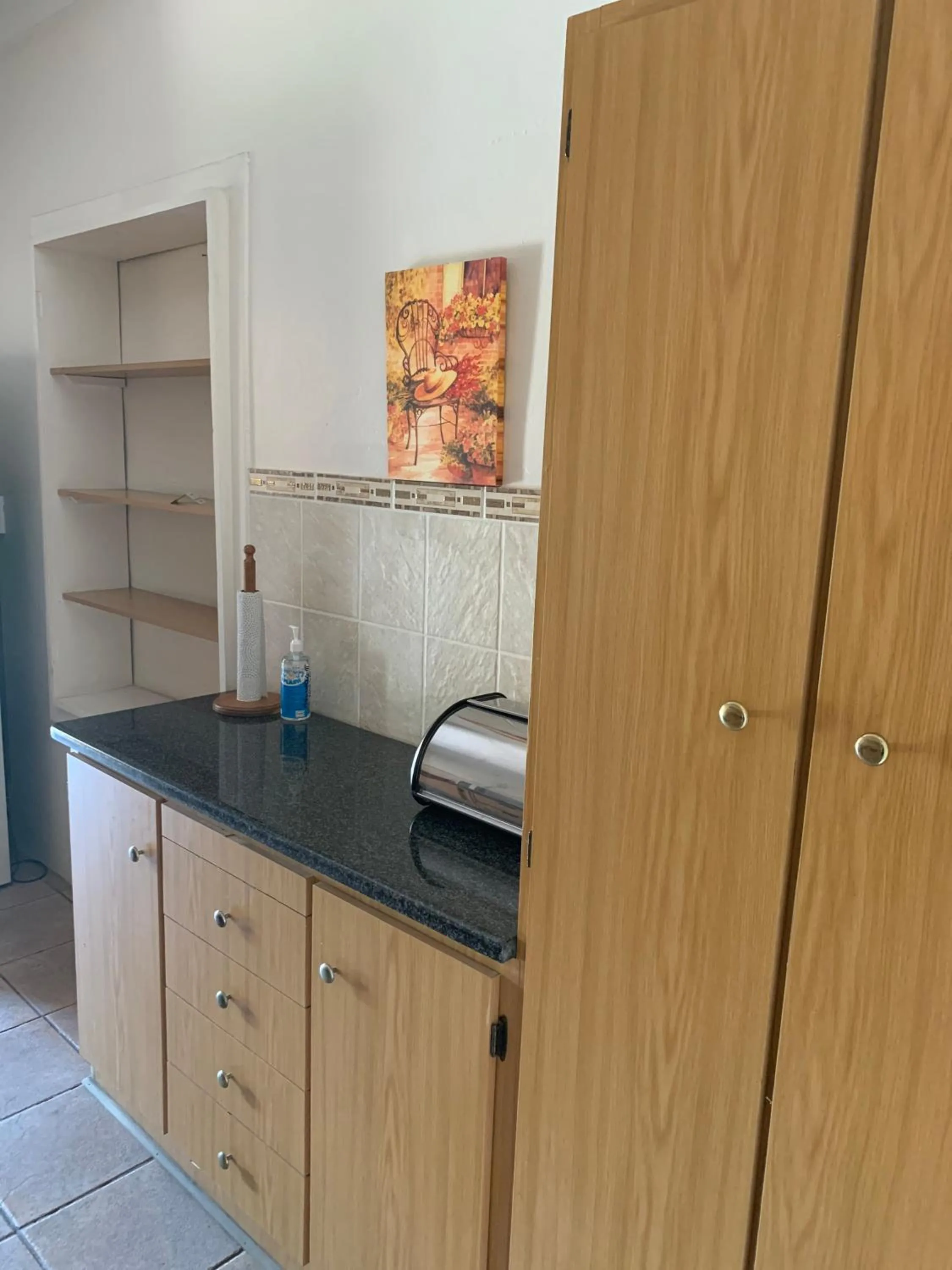 Kitchen or kitchenette in Alec Wright's Guest Lodge