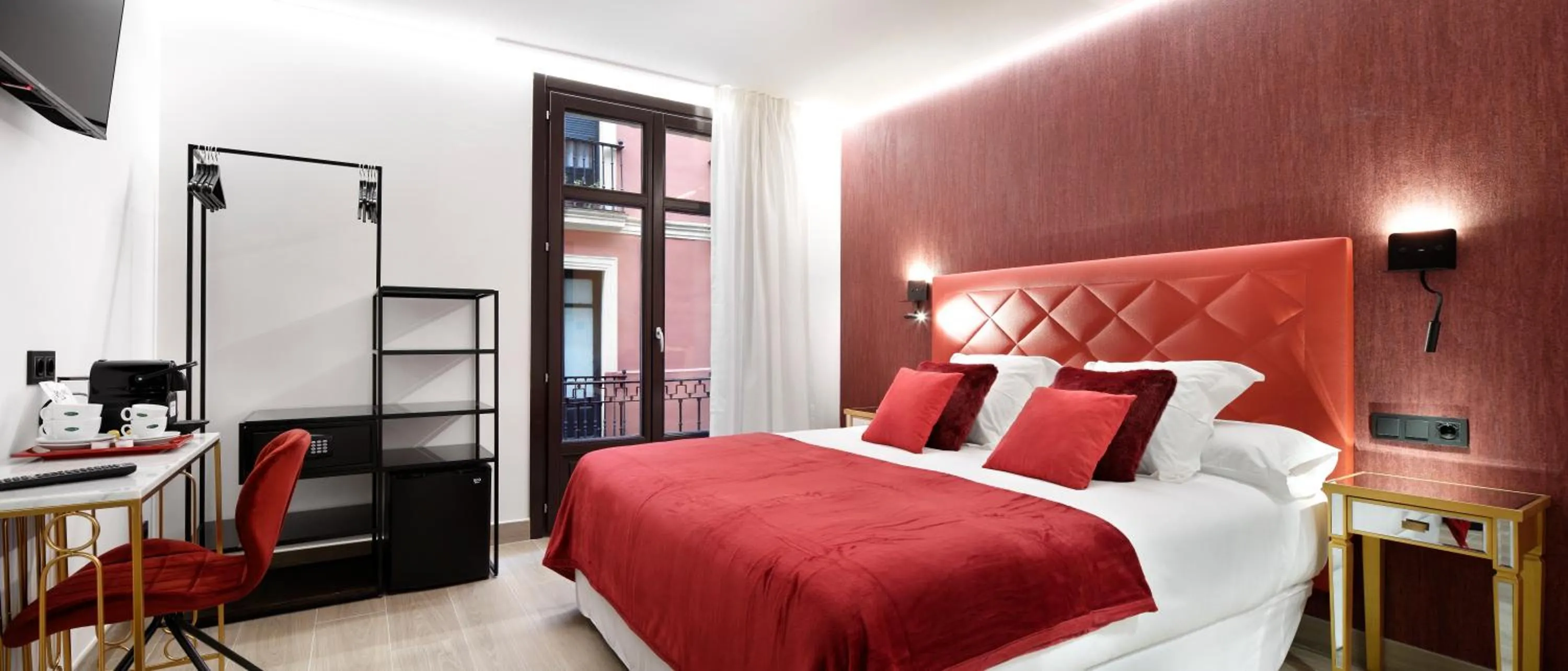 Bed in Pension Ama Bilbao