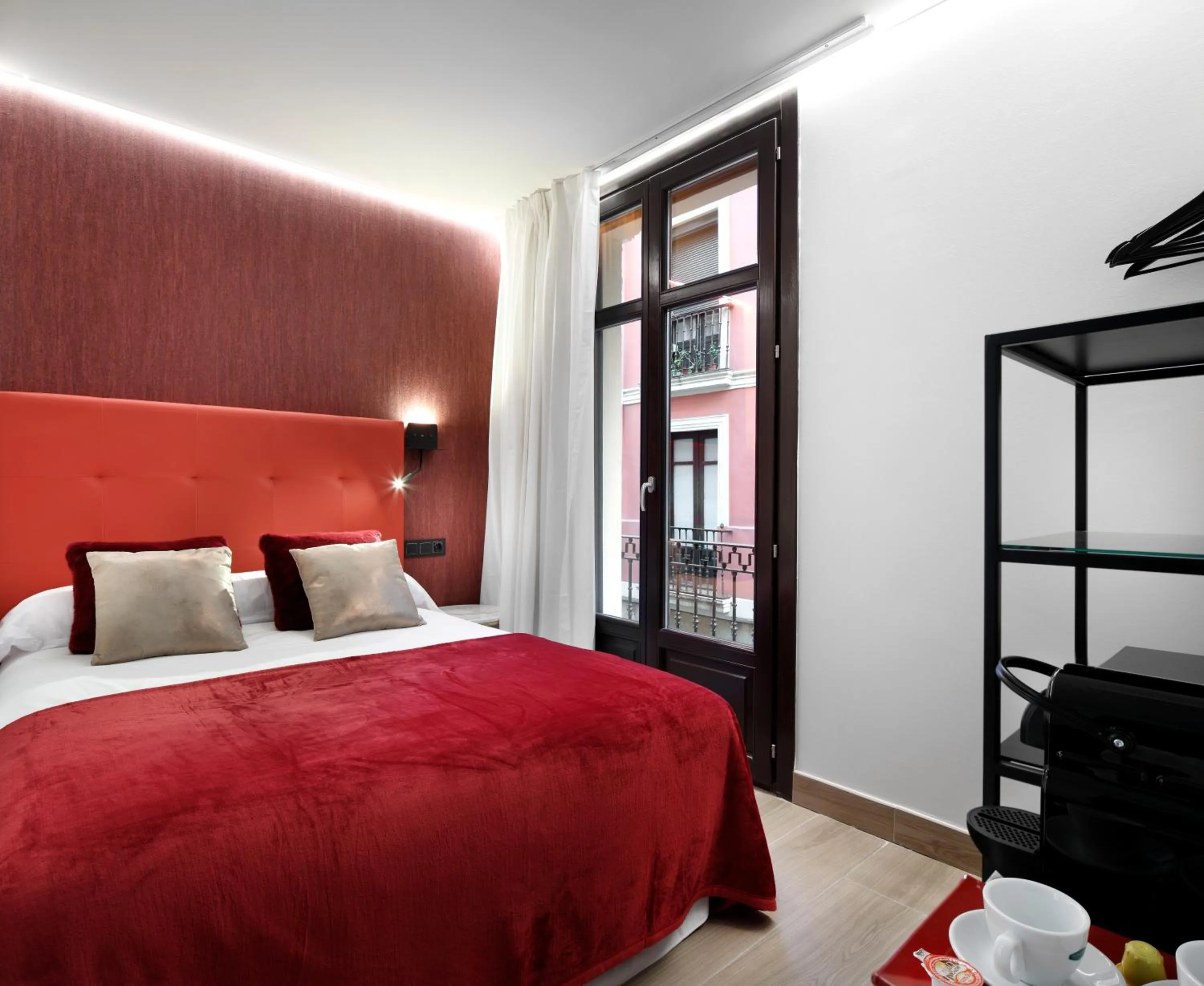 Bed in Pension Ama Bilbao