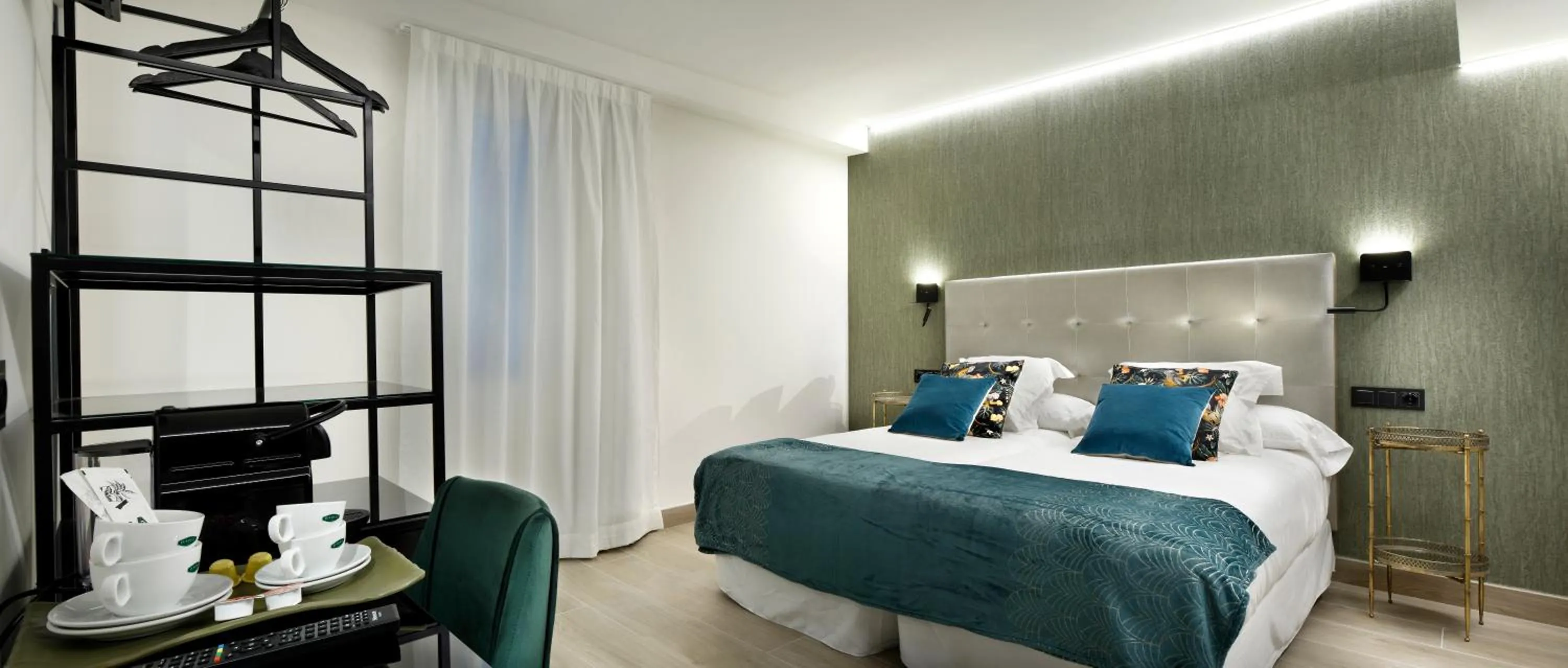 Bed in Pension Ama Bilbao