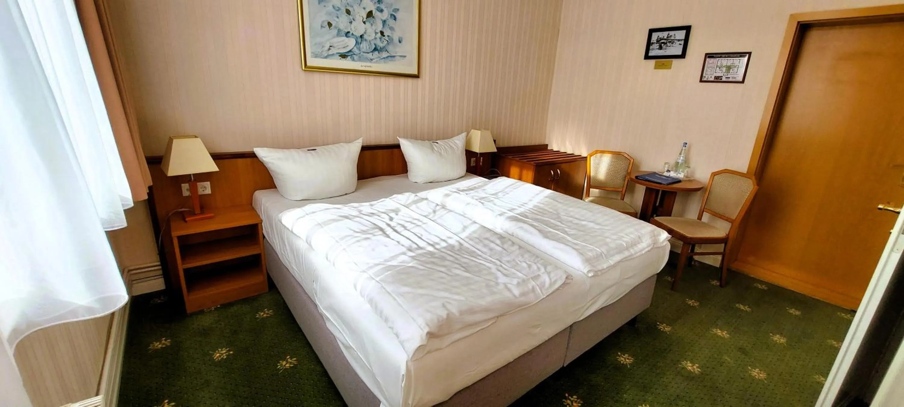 Photo of the whole room, Bed in Hotel Meereswelle - Anno 1875