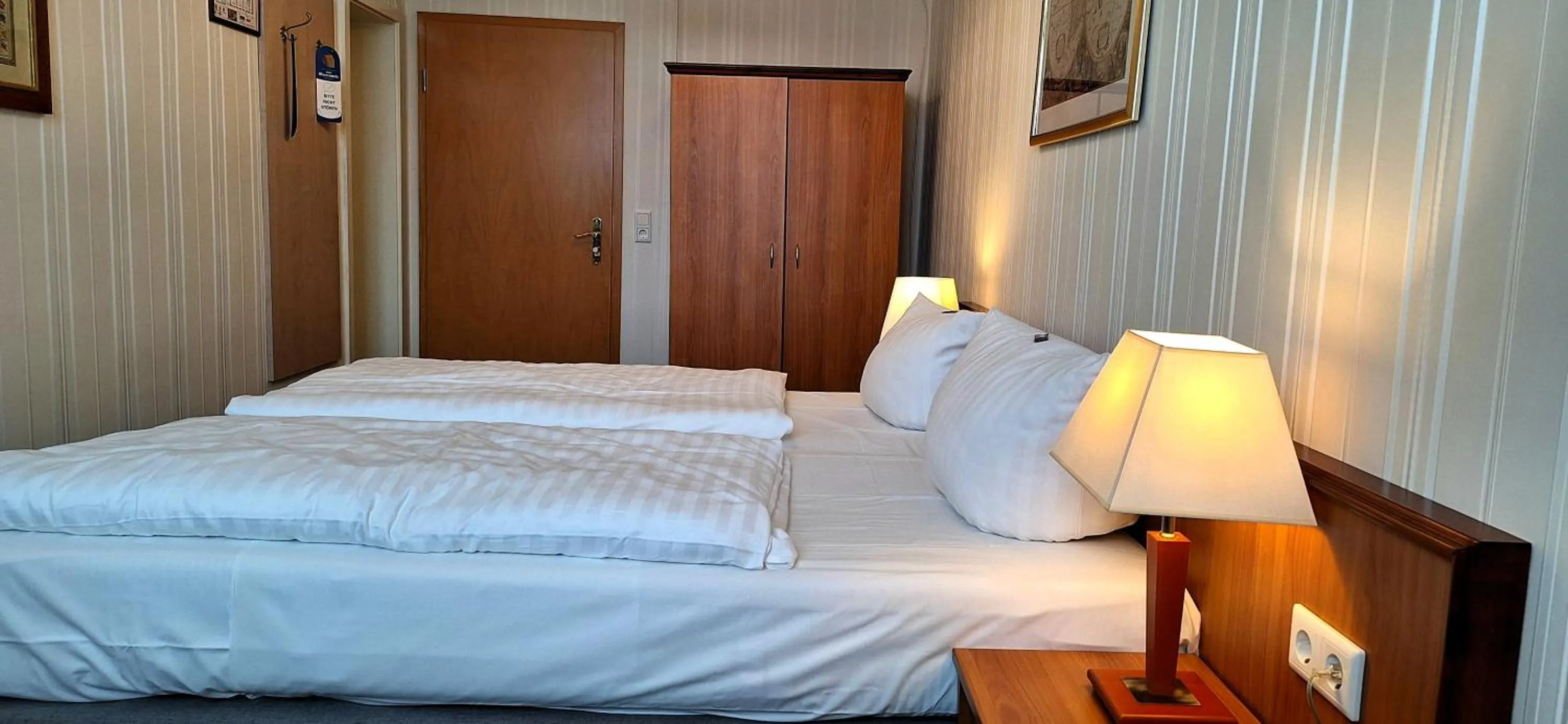 Photo of the whole room, Bed in Hotel Meereswelle - Anno 1875