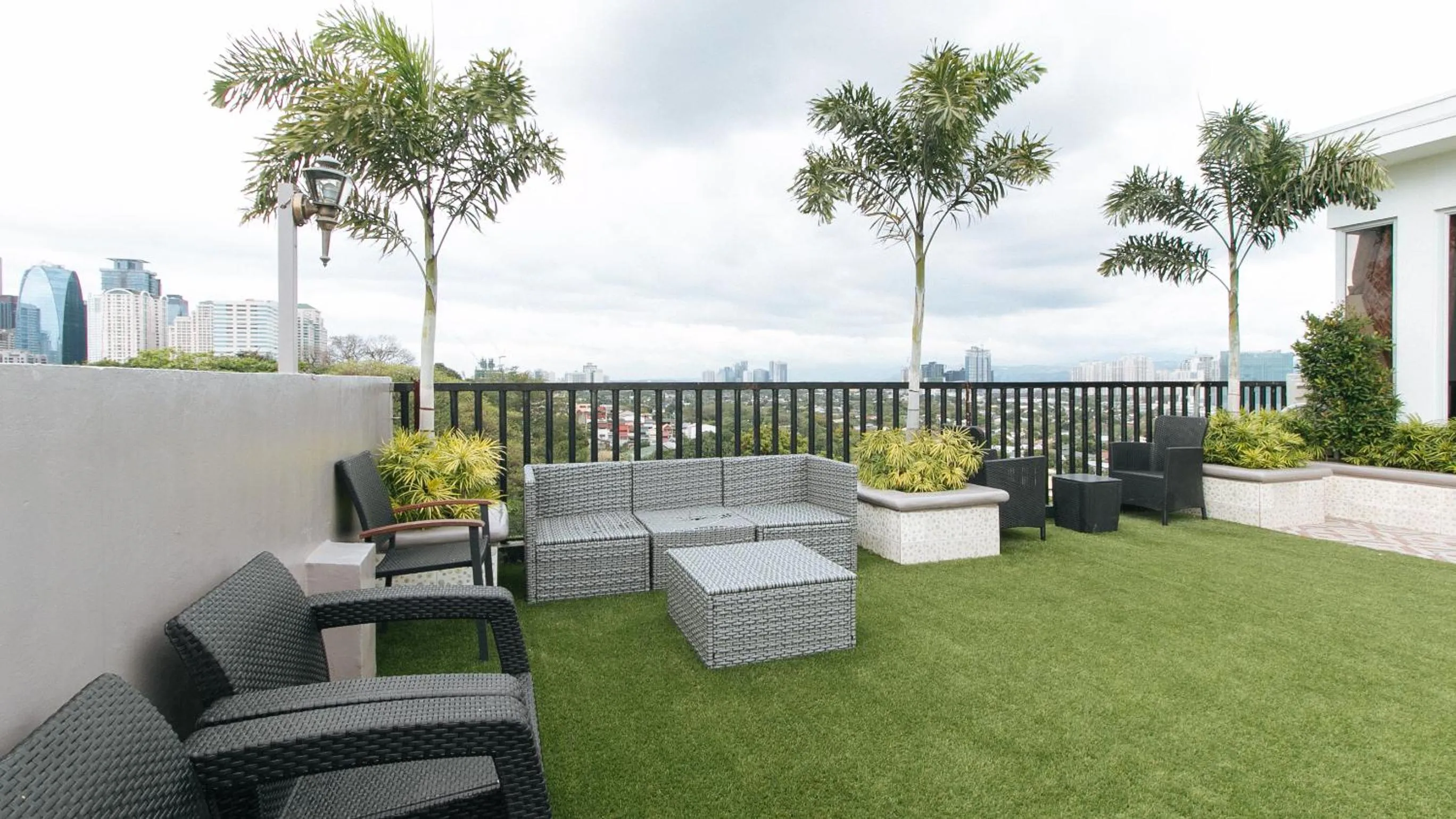 Balcony/Terrace in RedDoorz Plus at Canley Residential