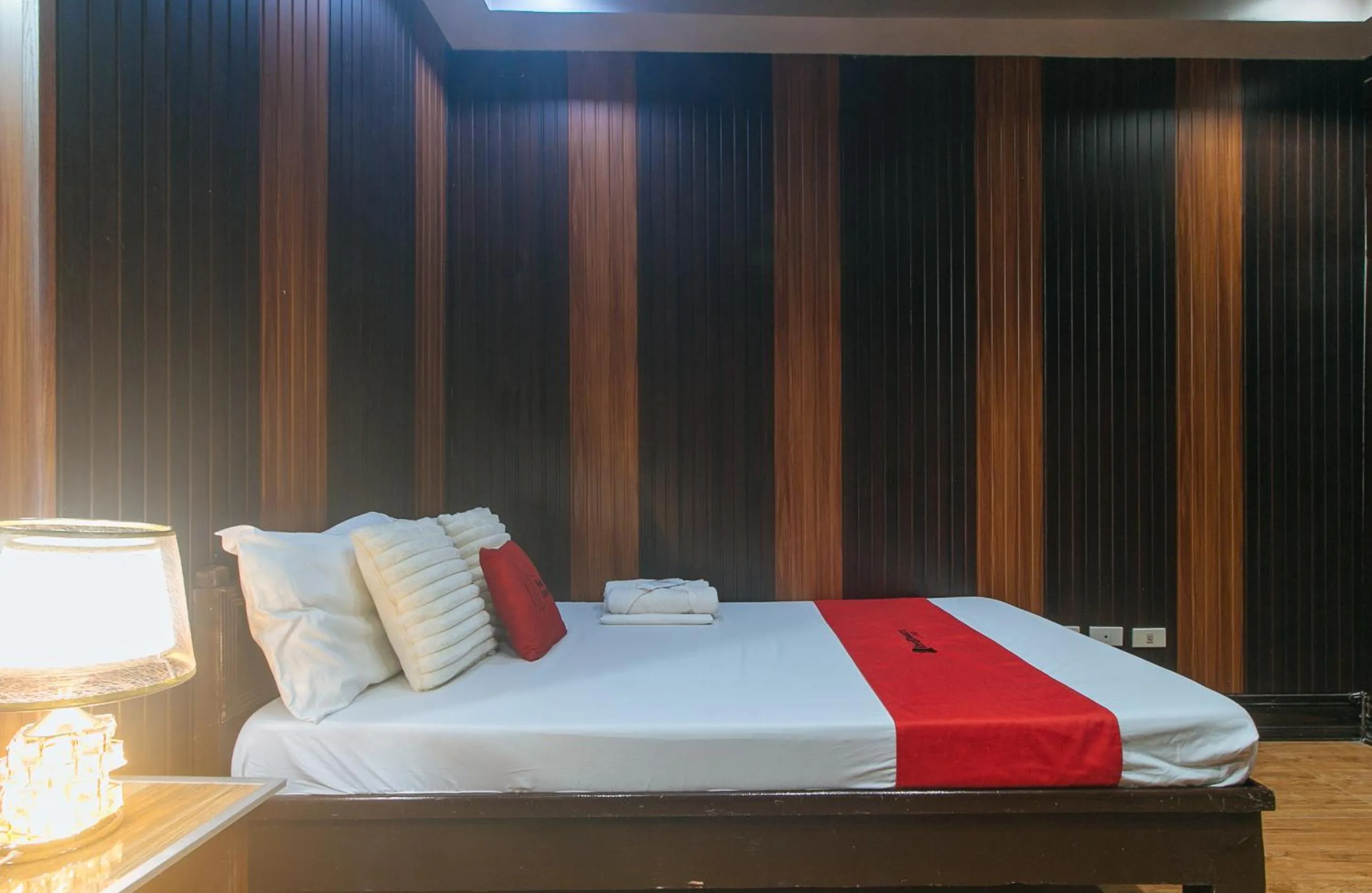 Bedroom, Bed in RedDoorz Plus at Canley Residential