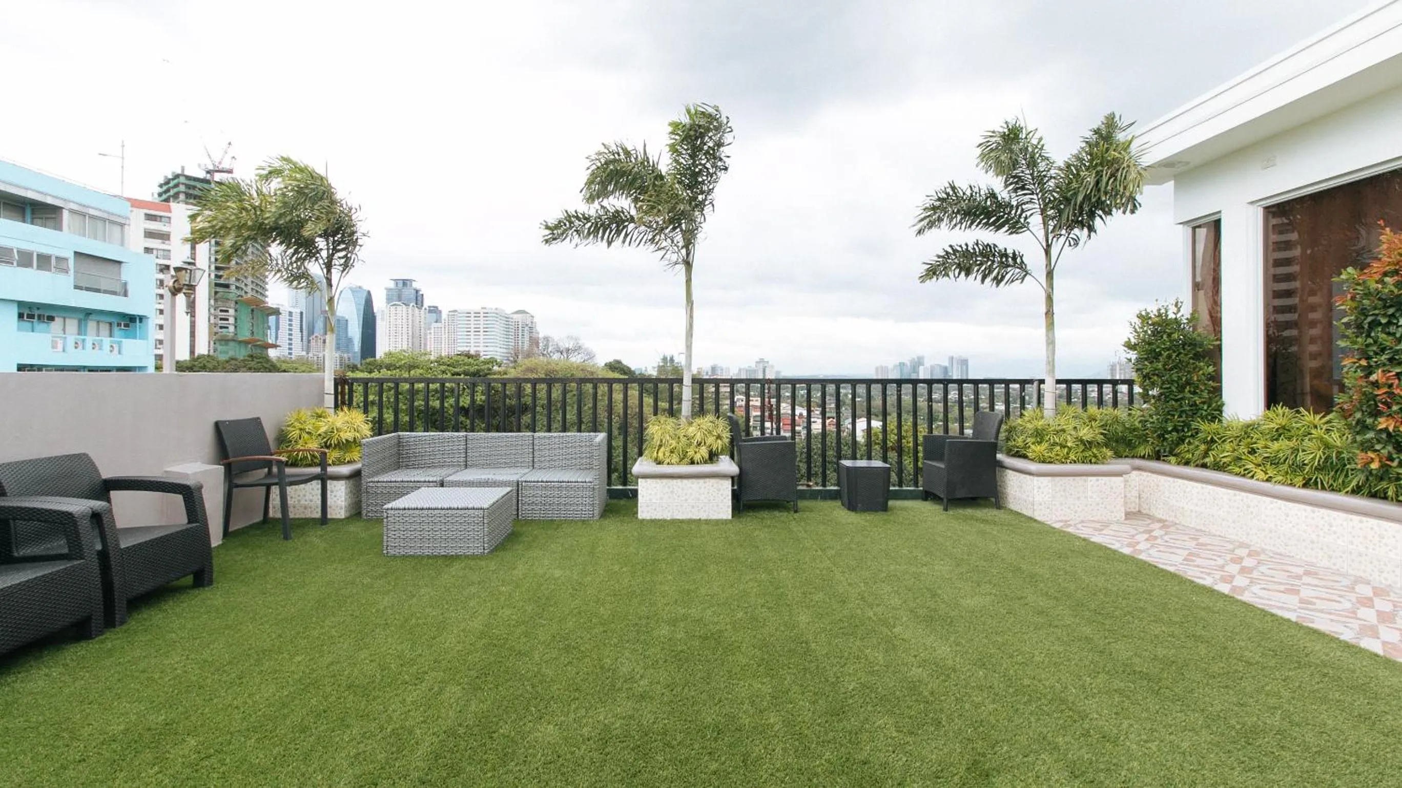 Balcony/Terrace in RedDoorz Plus at Canley Residential