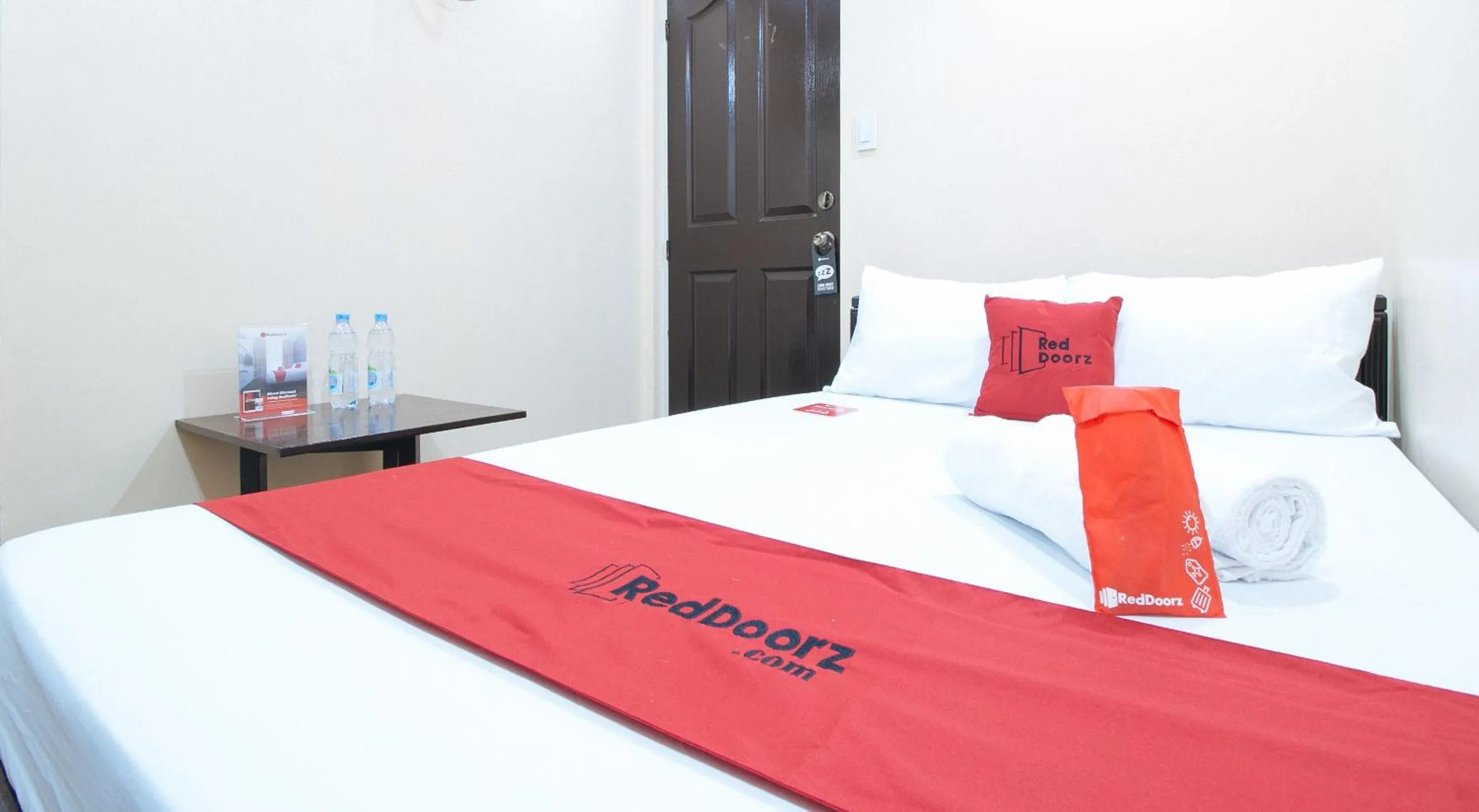 Bedroom, Bed in RedDoorz Plus at Canley Residential