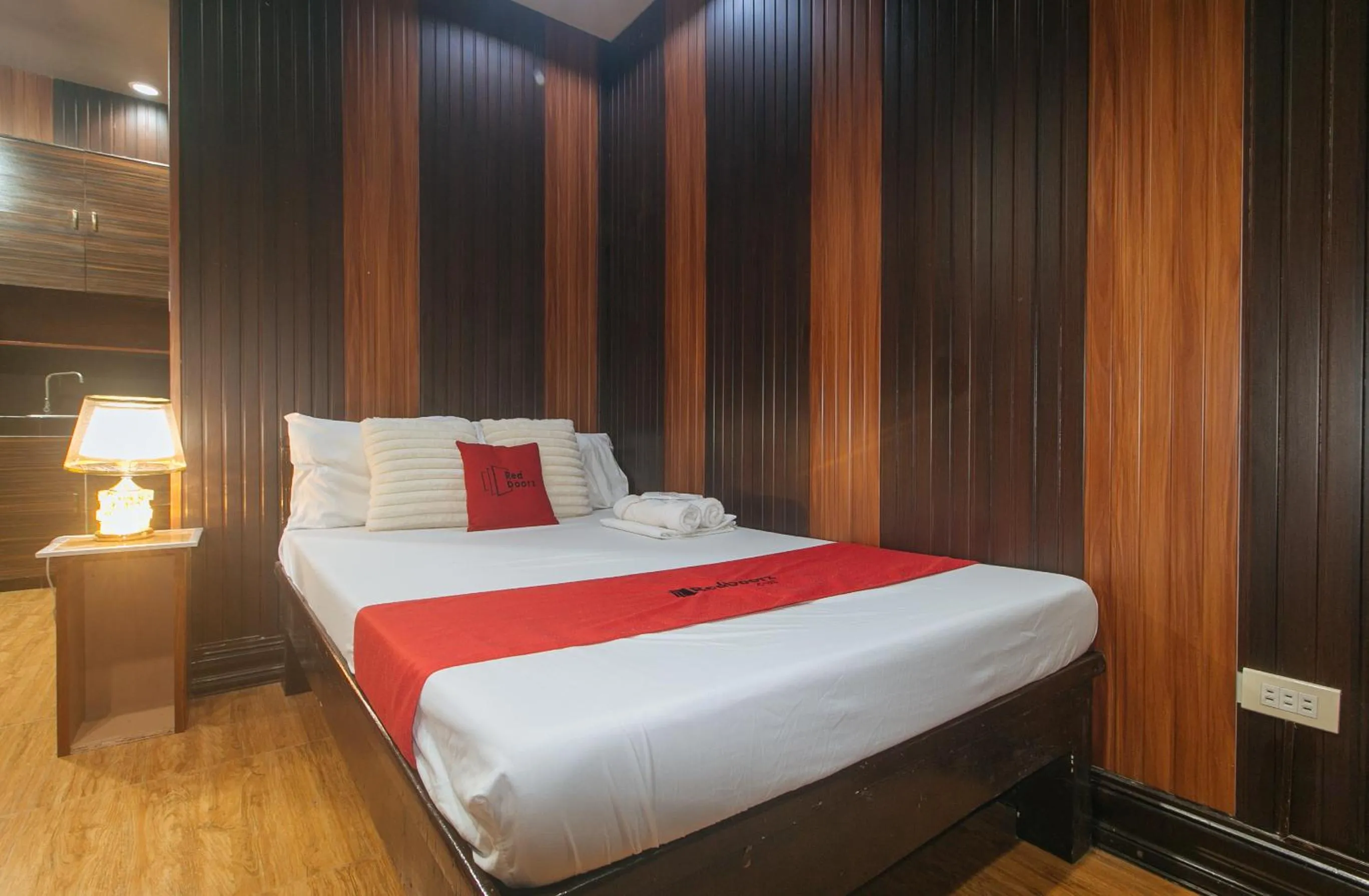 Bed in RedDoorz Plus at Canley Residential