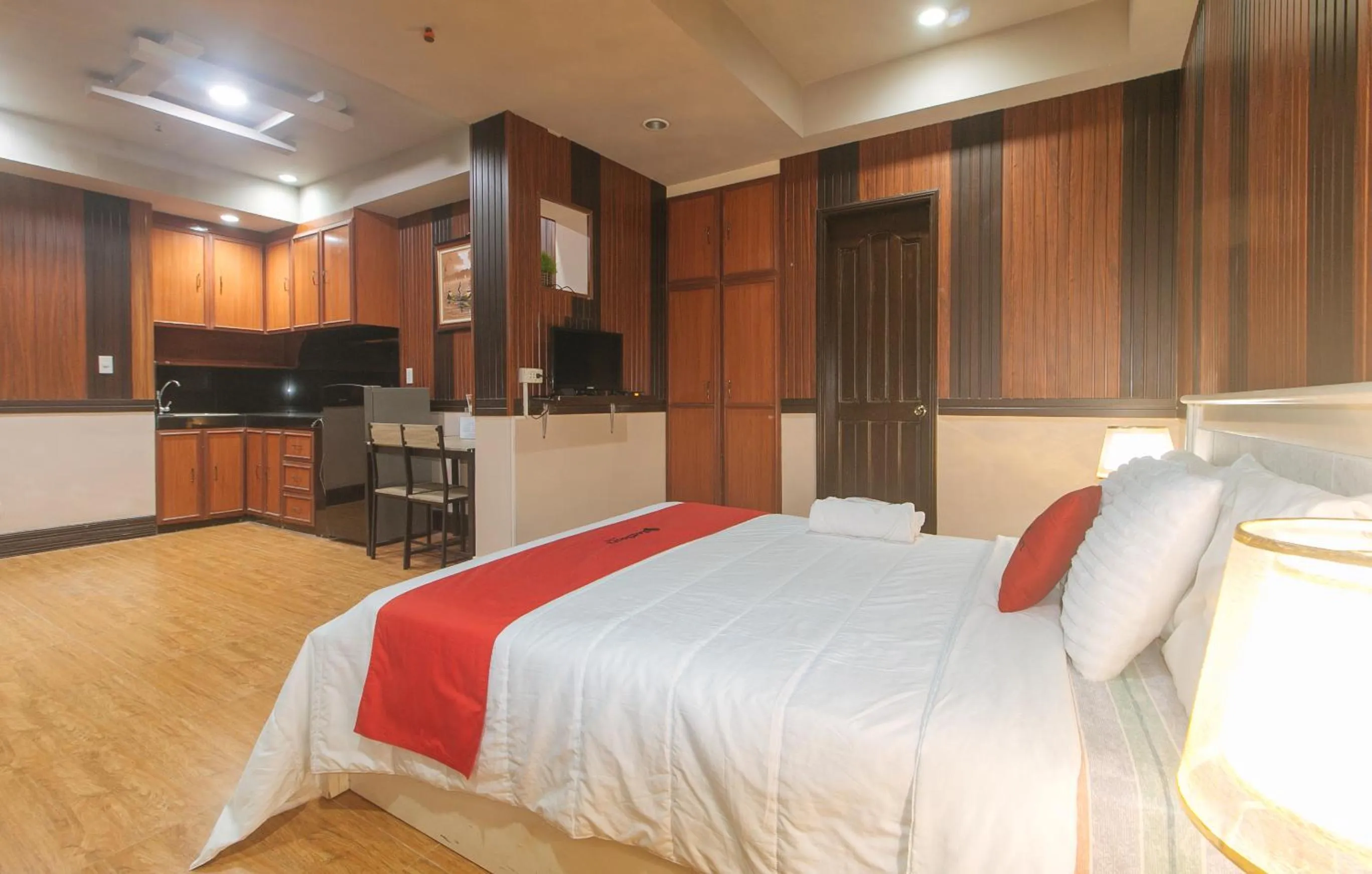 Bed in RedDoorz Plus at Canley Residential