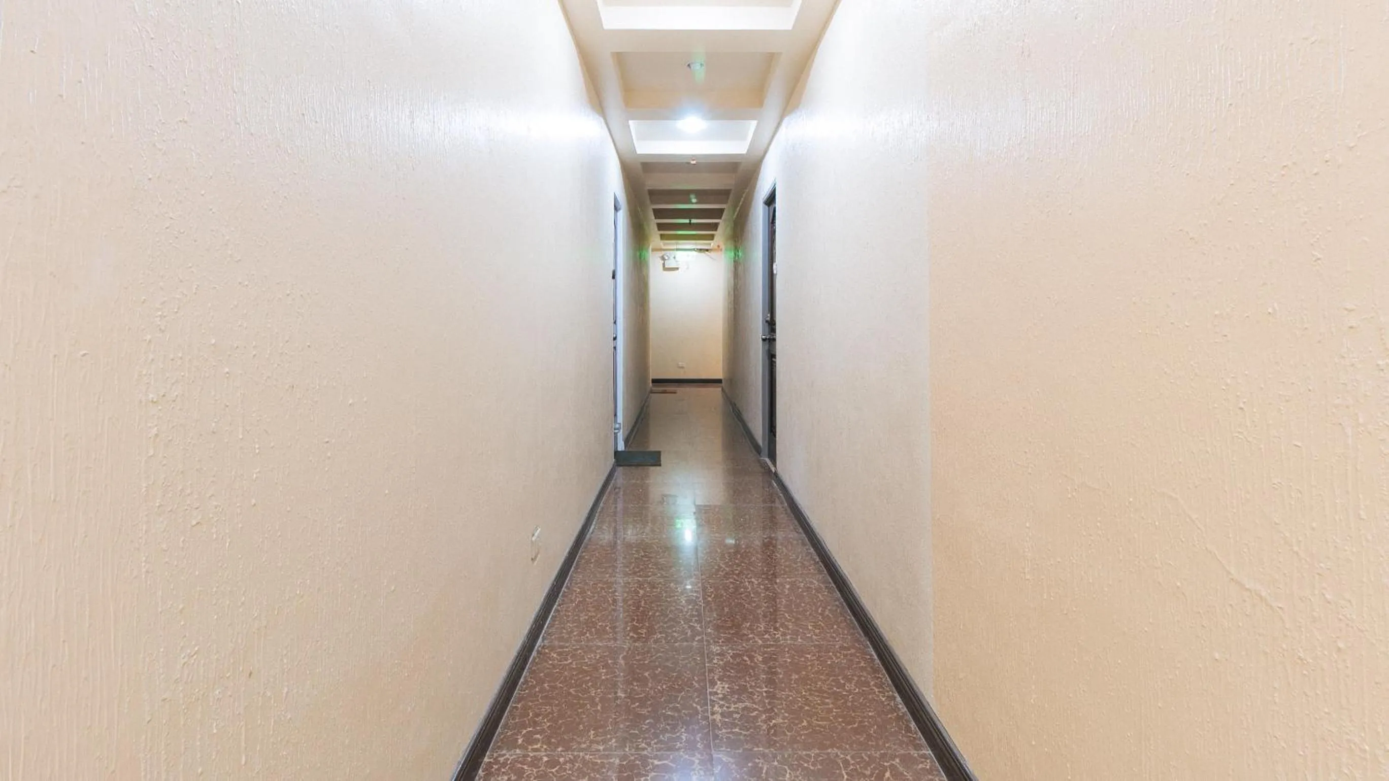 Area and facilities in RedDoorz Plus at Canley Residential