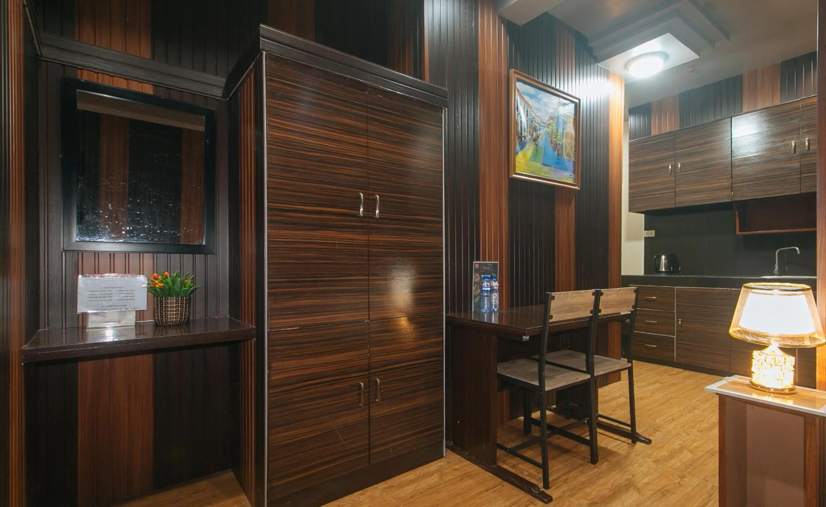 wardrobe in RedDoorz Plus at Canley Residential