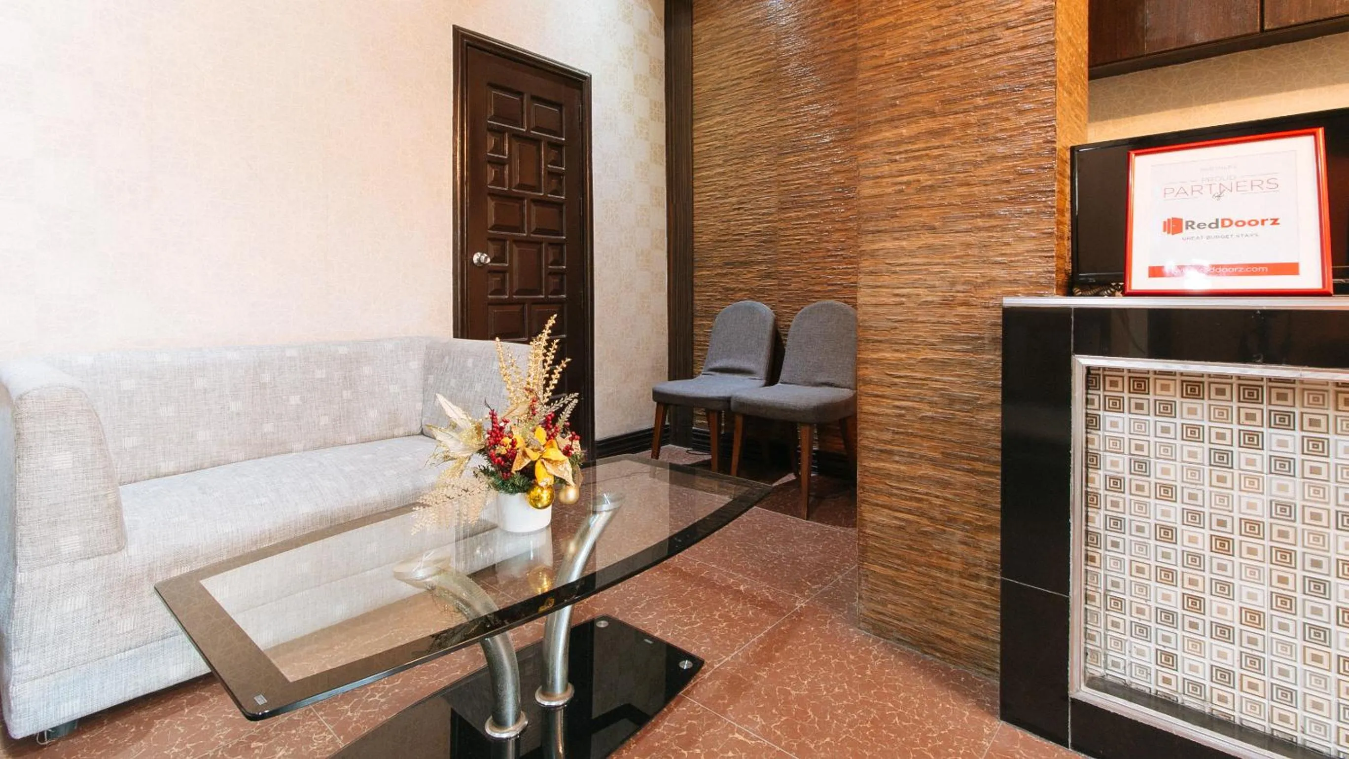 Lobby or reception in RedDoorz Plus at Canley Residential