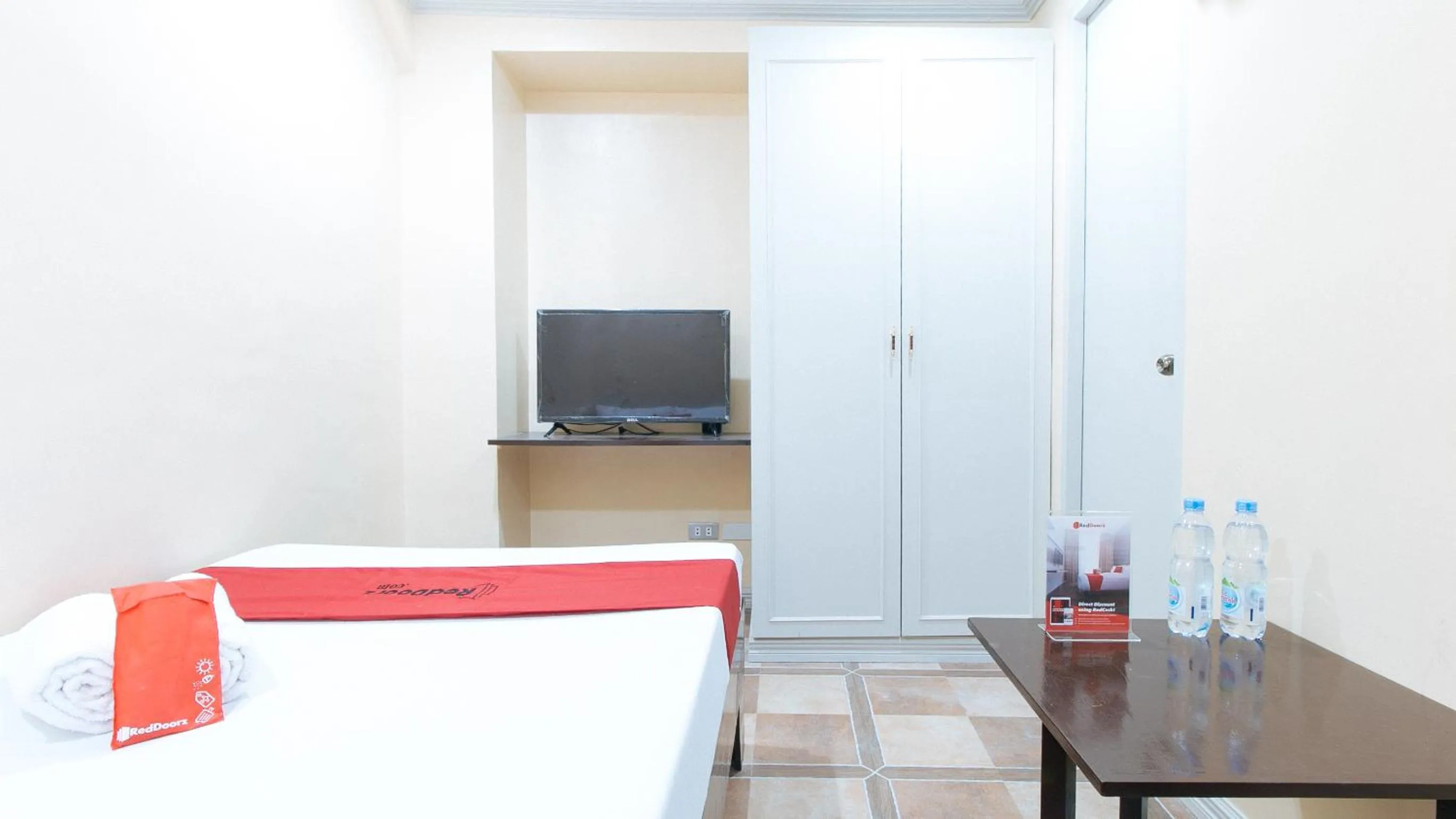 Bedroom in RedDoorz Plus at Canley Residential