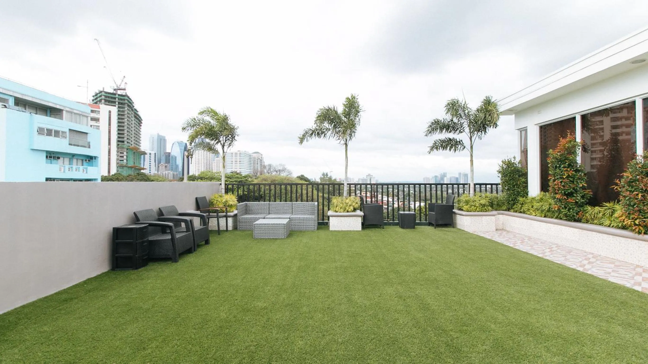 Balcony/Terrace in RedDoorz Plus at Canley Residential