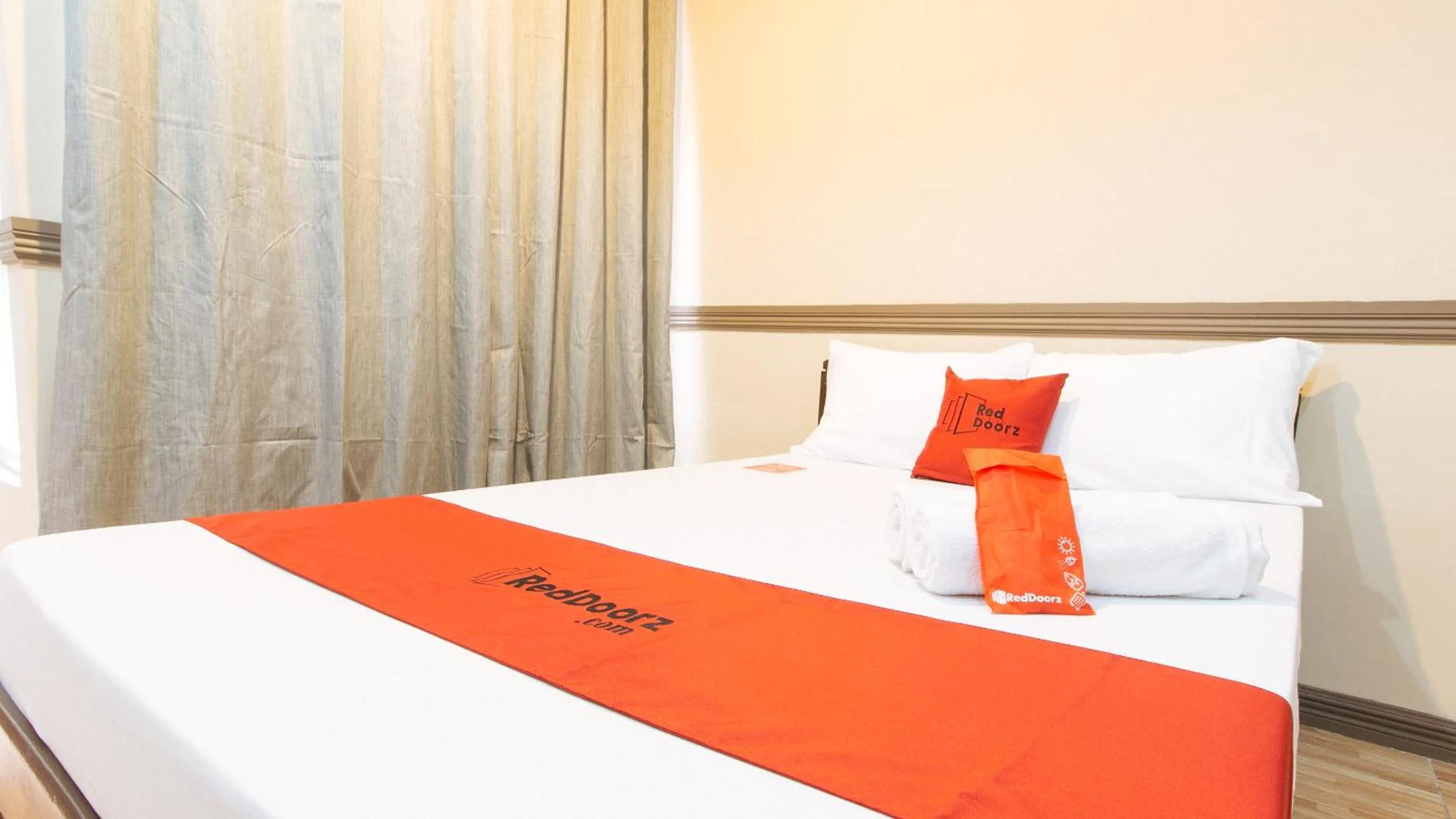 Bedroom, Bed in RedDoorz Plus at Canley Residential