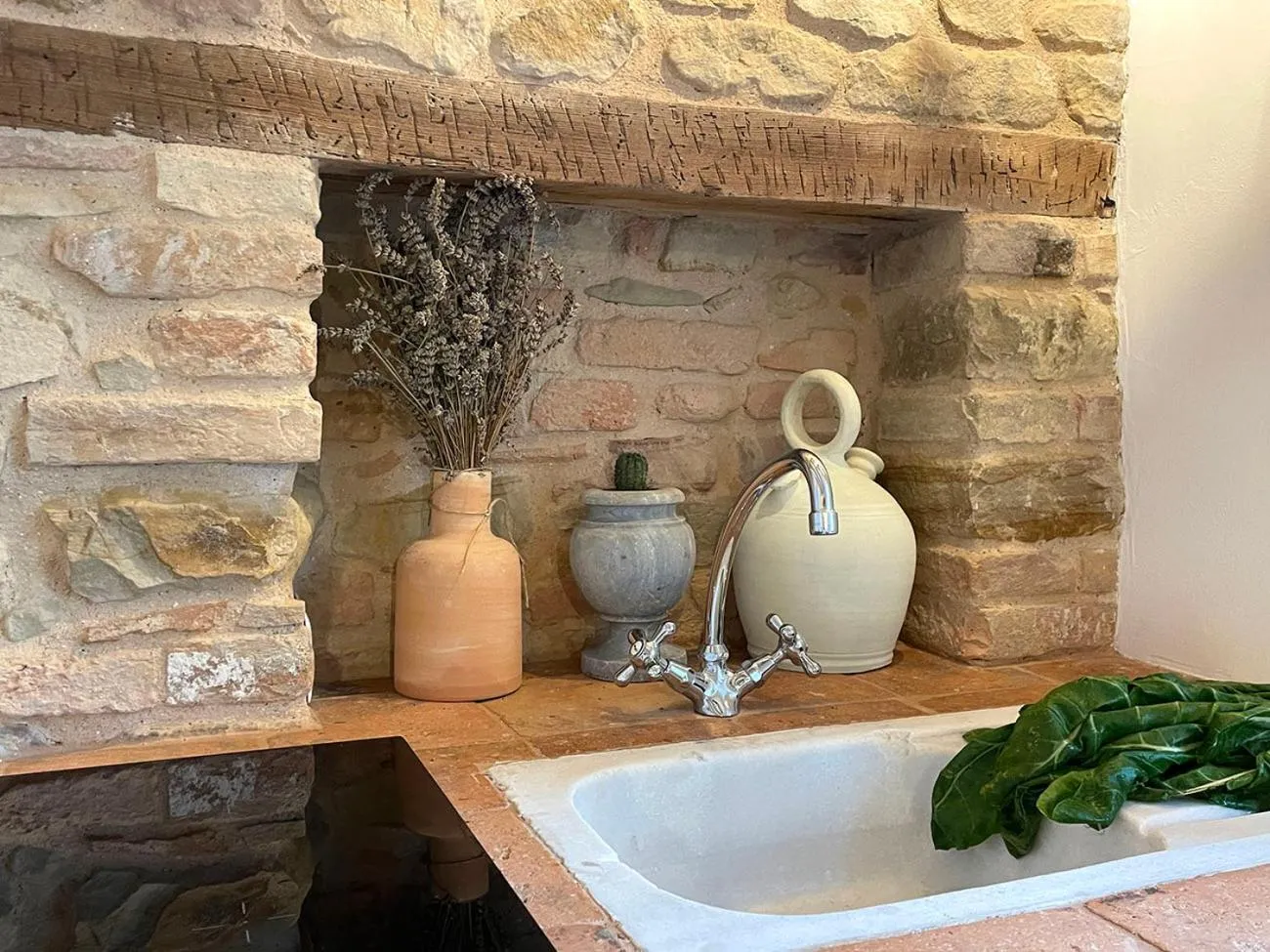 Decorative detail in Castello di Granarola Relais - Adults Friendly -