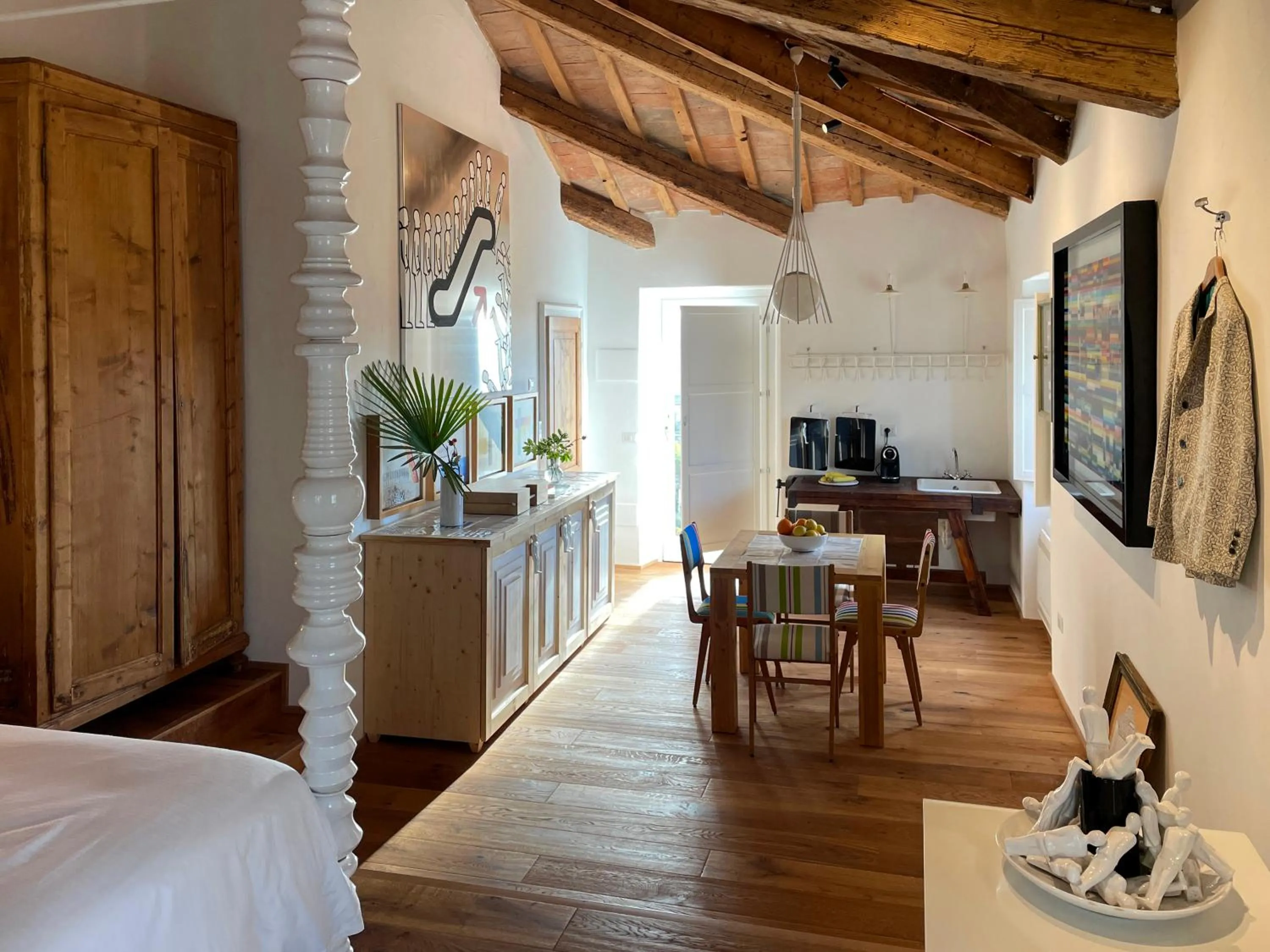 Living room, Bed in Castello di Granarola Relais - Adults Friendly -