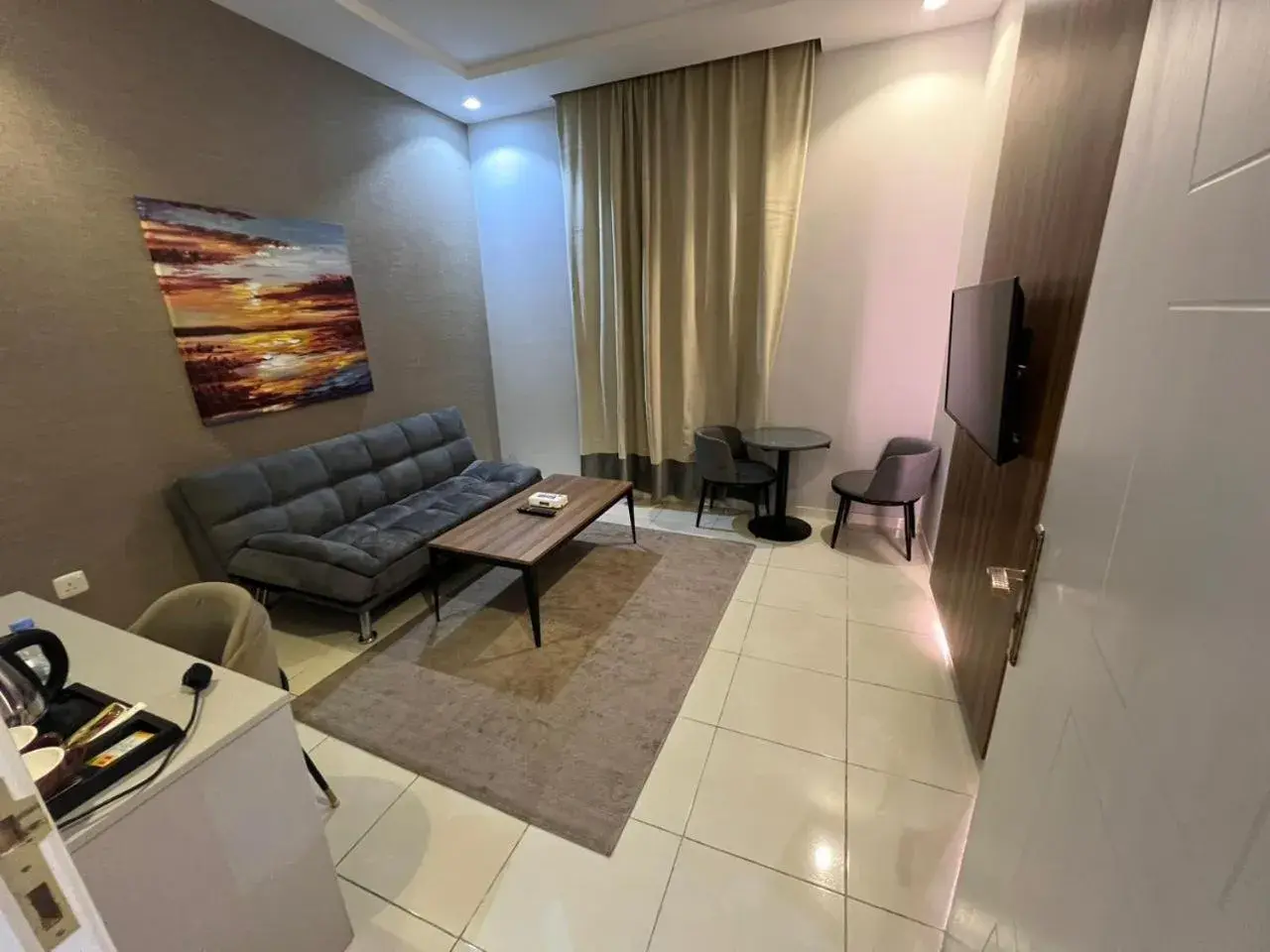 One-Bedroom Suite in AREEN AL NAEEM One-Bedroom Suite in AREEN AL NAEEM