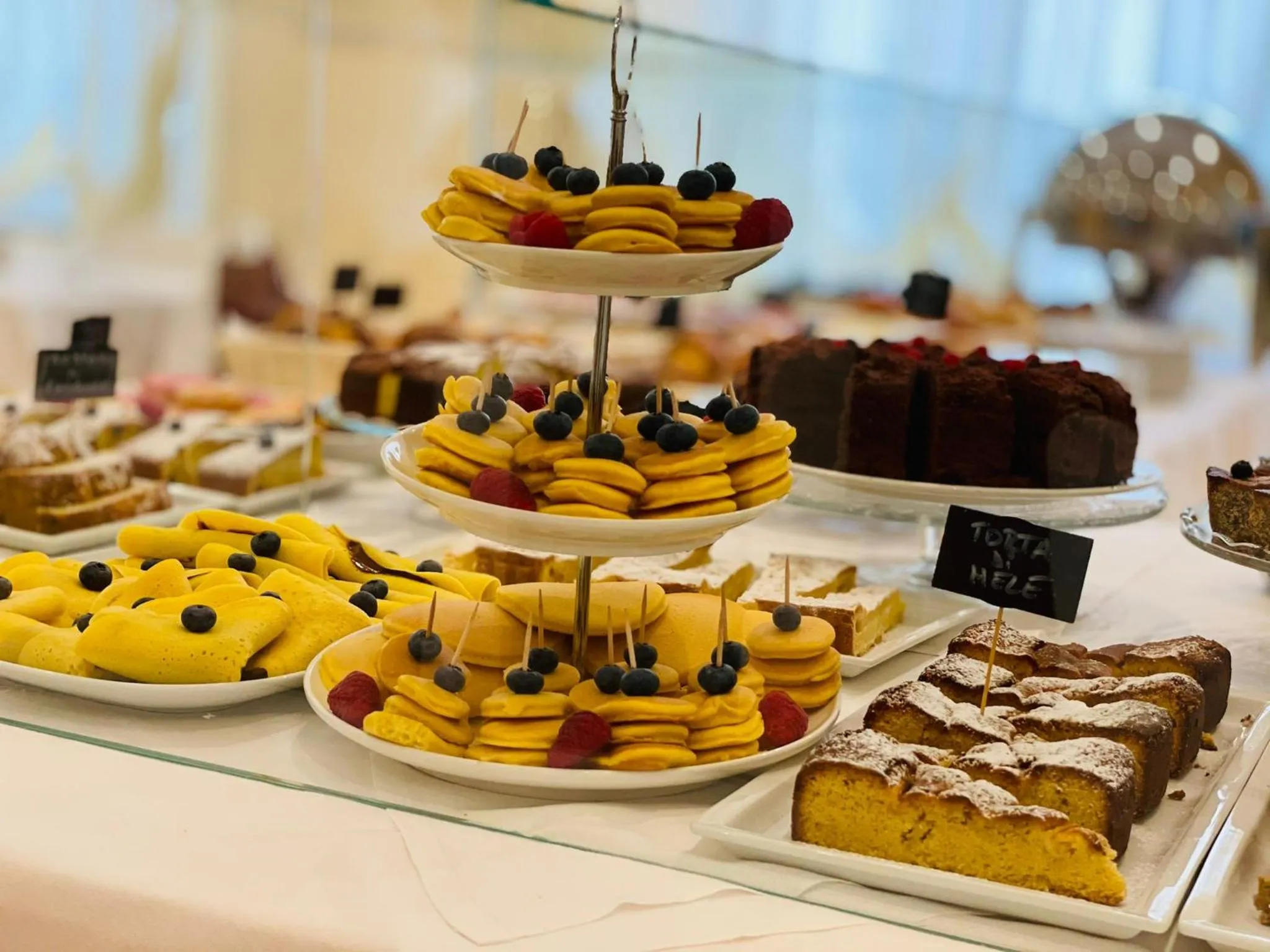 Restaurant/places to eat in Mansarda Cannes