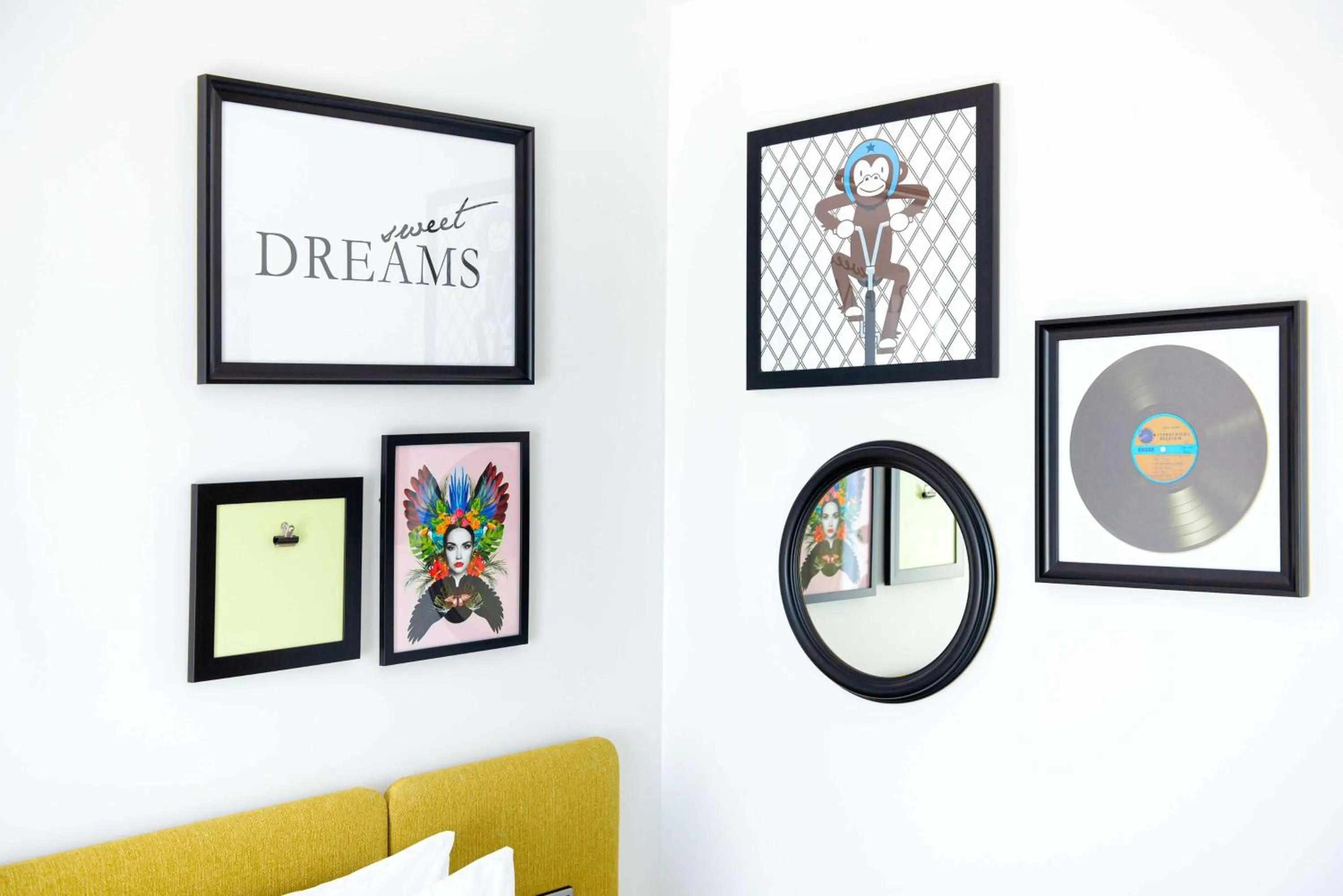 Bed in Hampton by Hilton High Wycombe