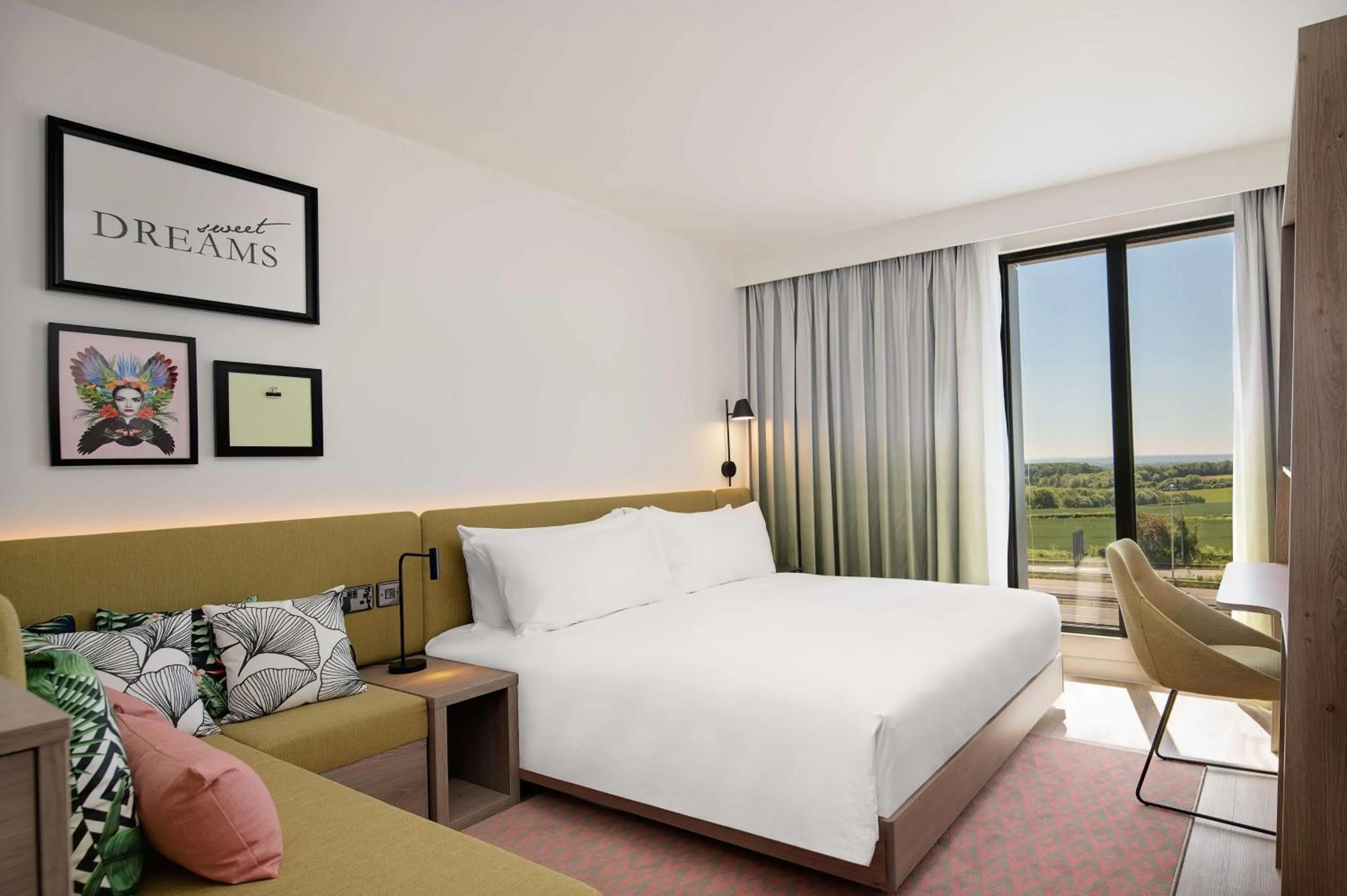 Bedroom, Bed in Hampton by Hilton High Wycombe