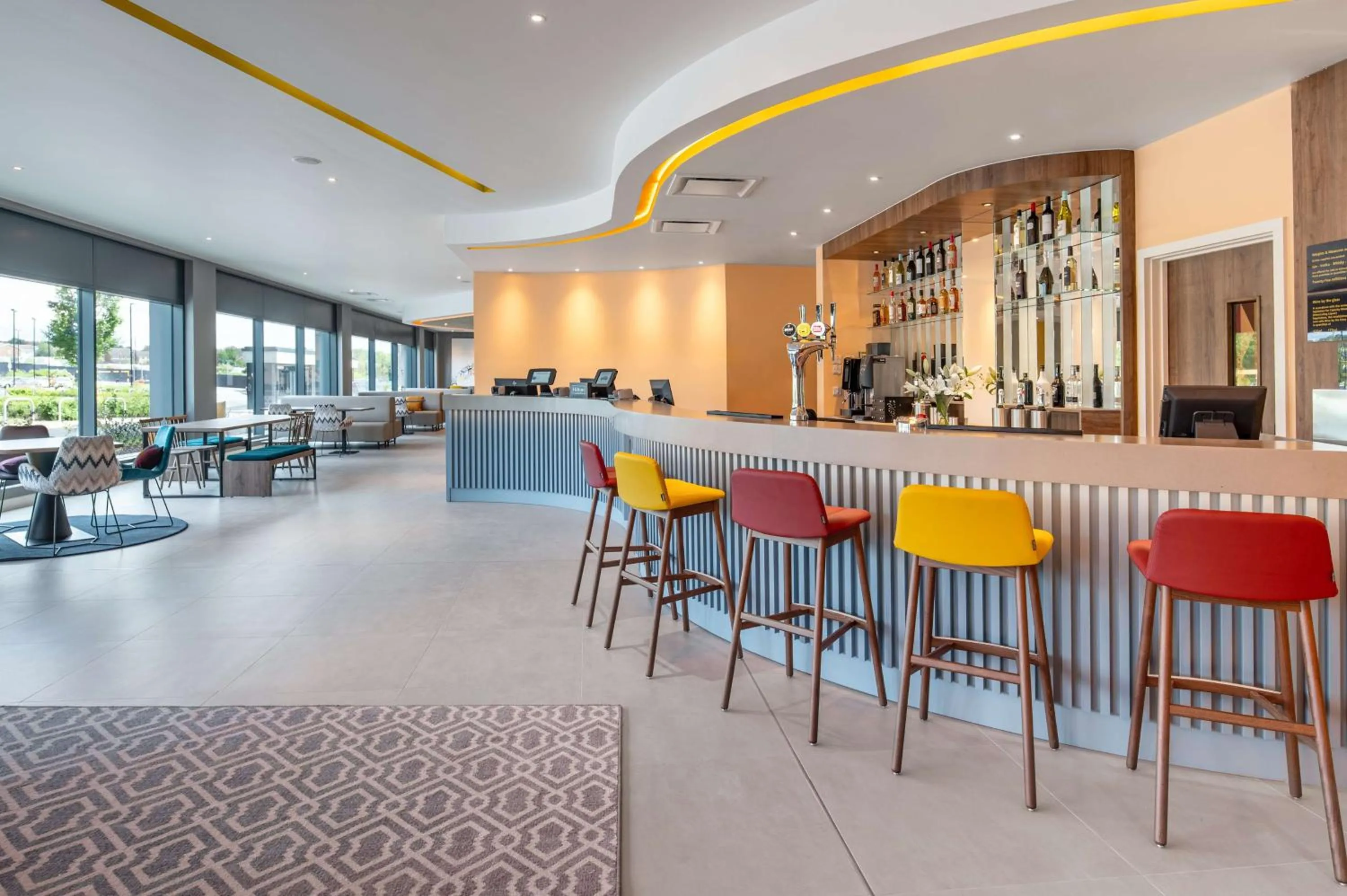Lobby or reception in Hampton by Hilton High Wycombe
