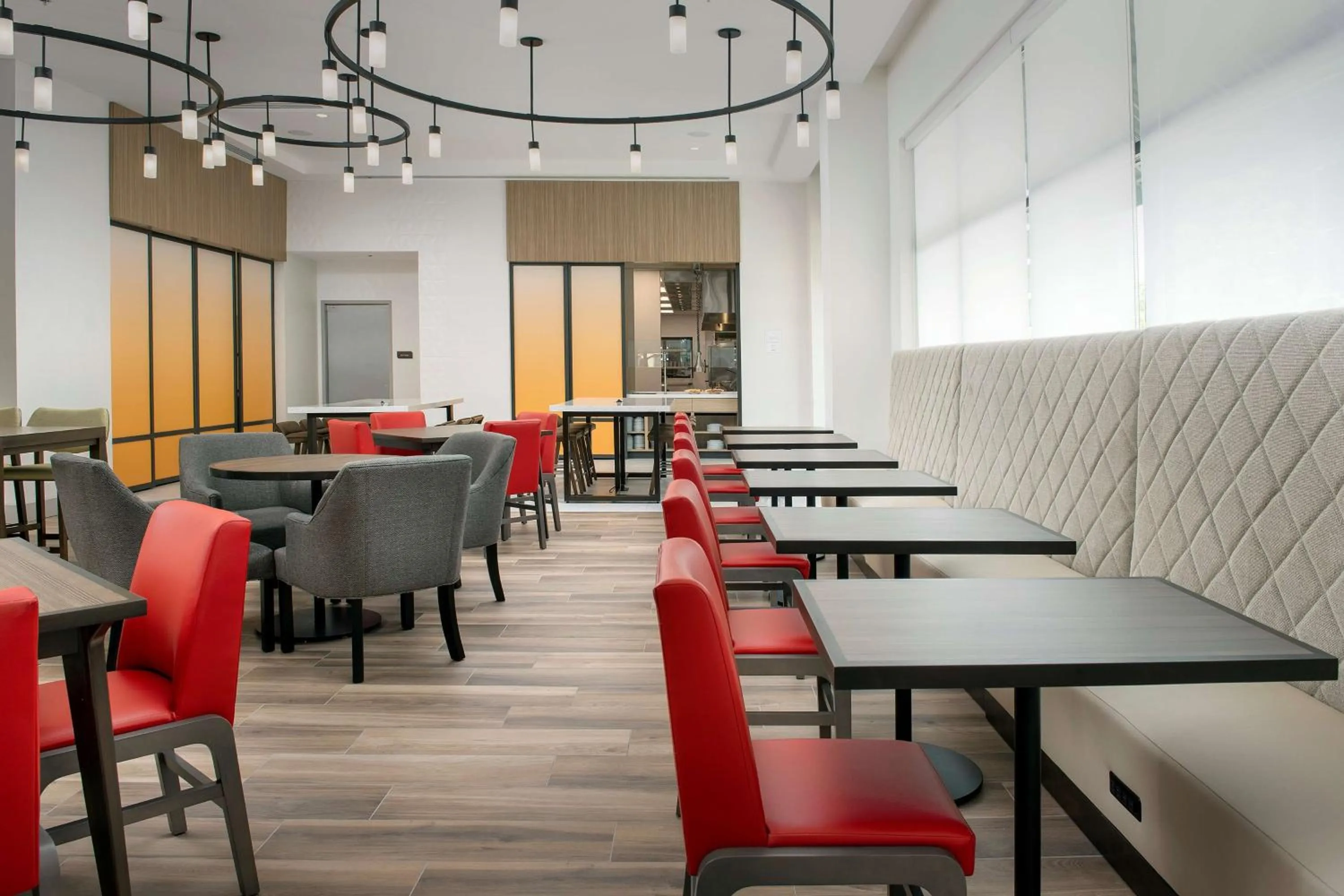 Restaurant/places to eat in Hilton Garden Inn Orlando Downtown