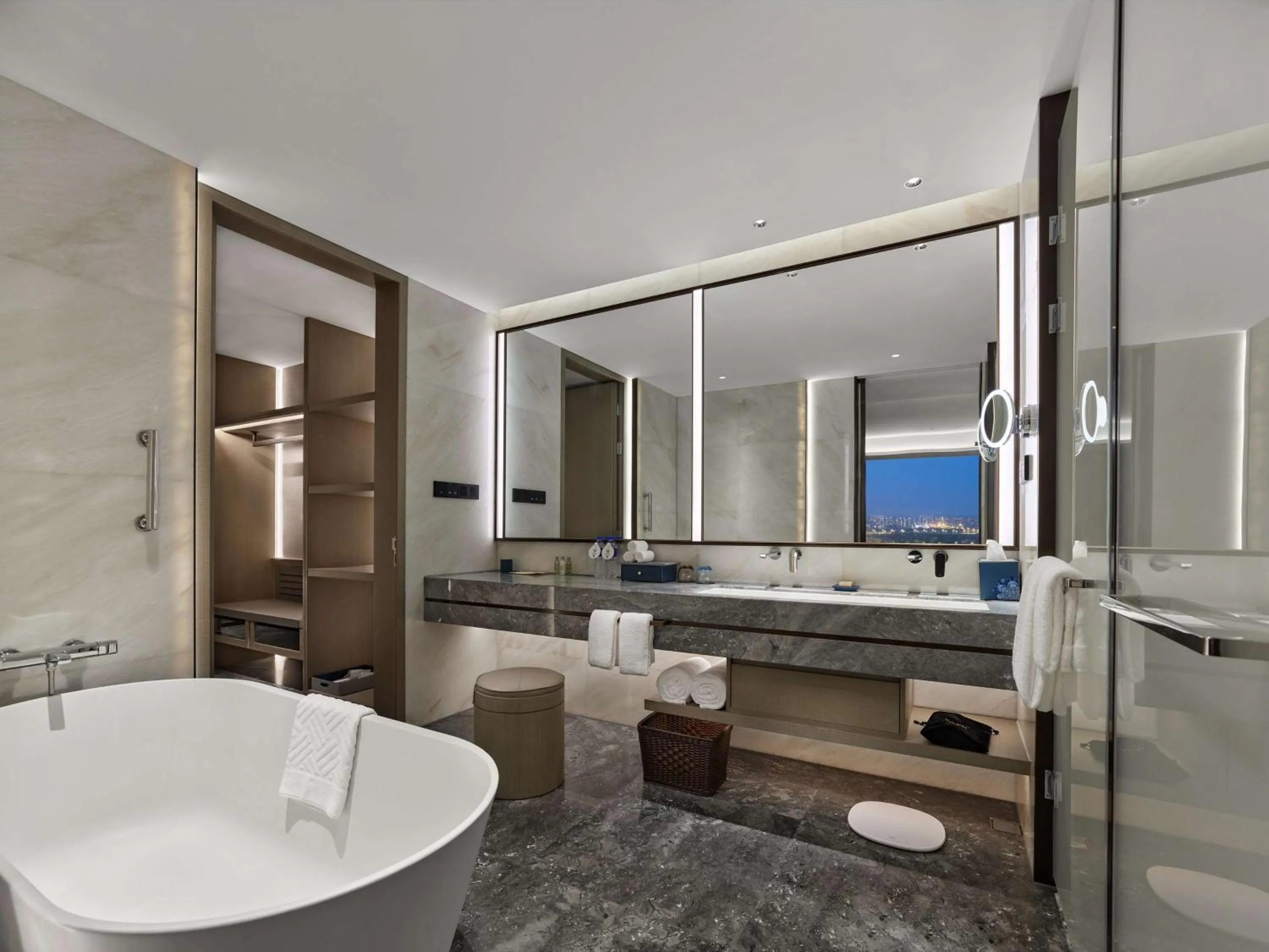 Bathroom in DoubleTree by Hilton Qidong