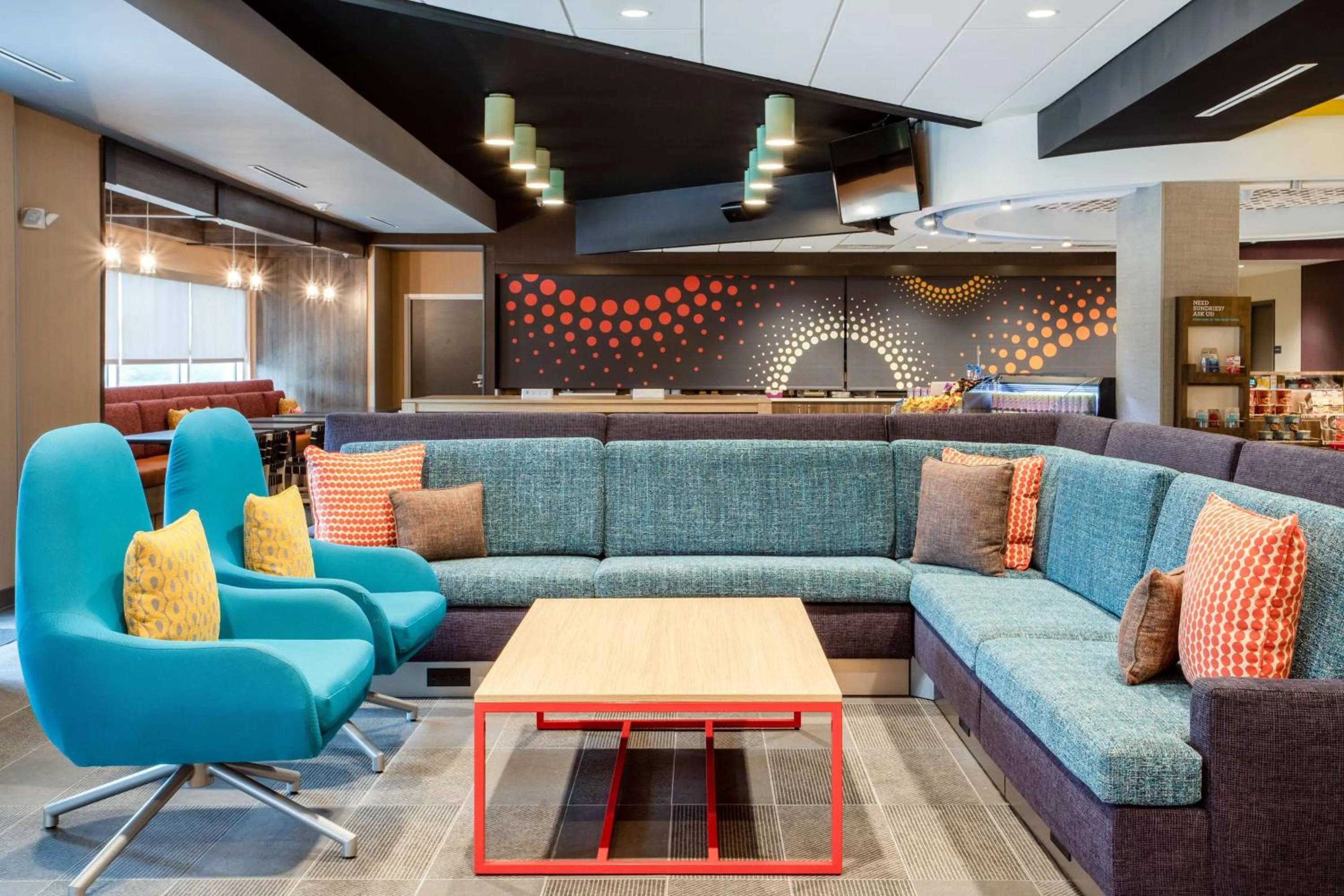 Communal lounge/ TV room in Tru By Hilton Bradenton I-75, FL