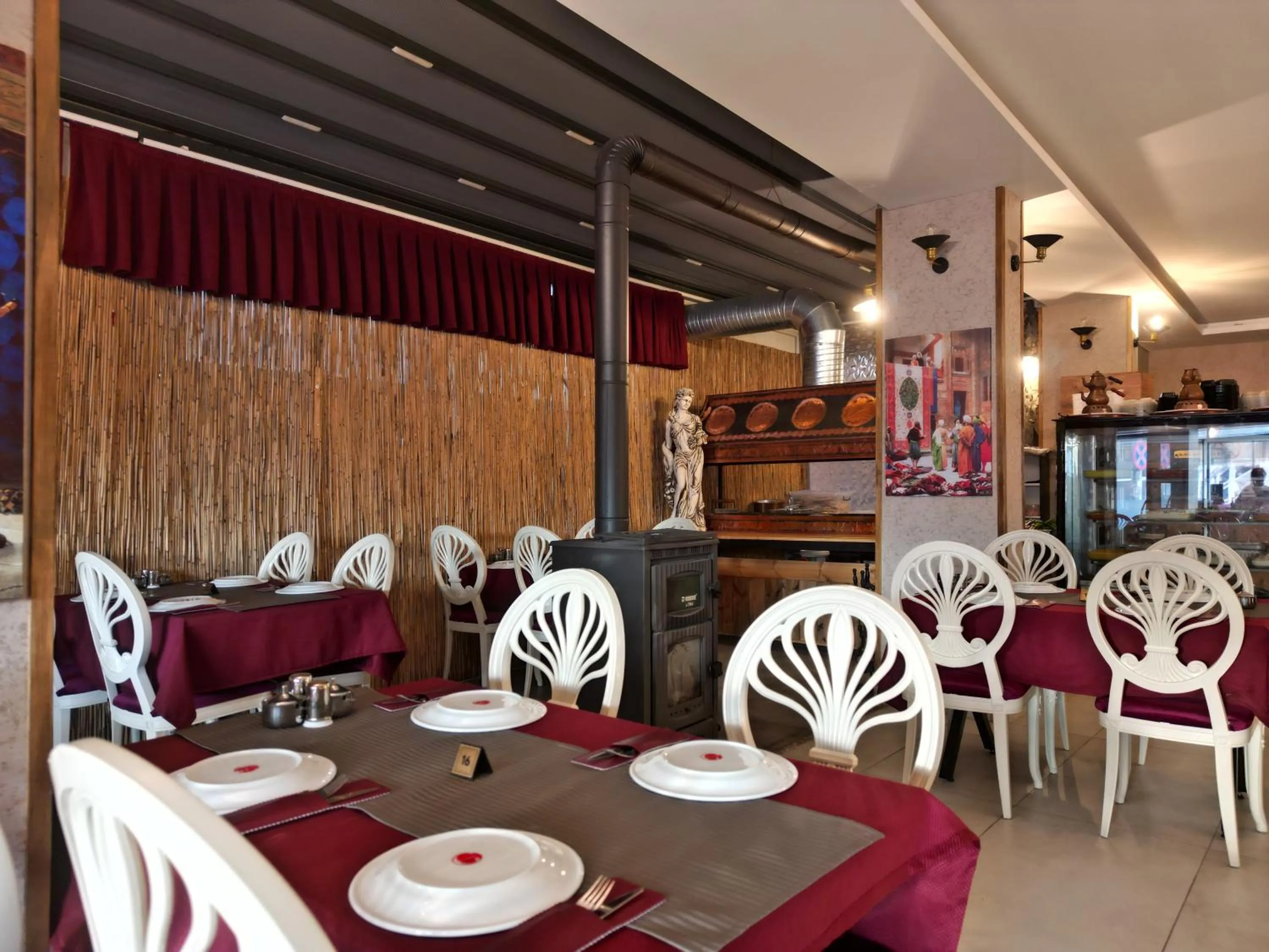 Restaurant/places to eat in Akman City Hotel