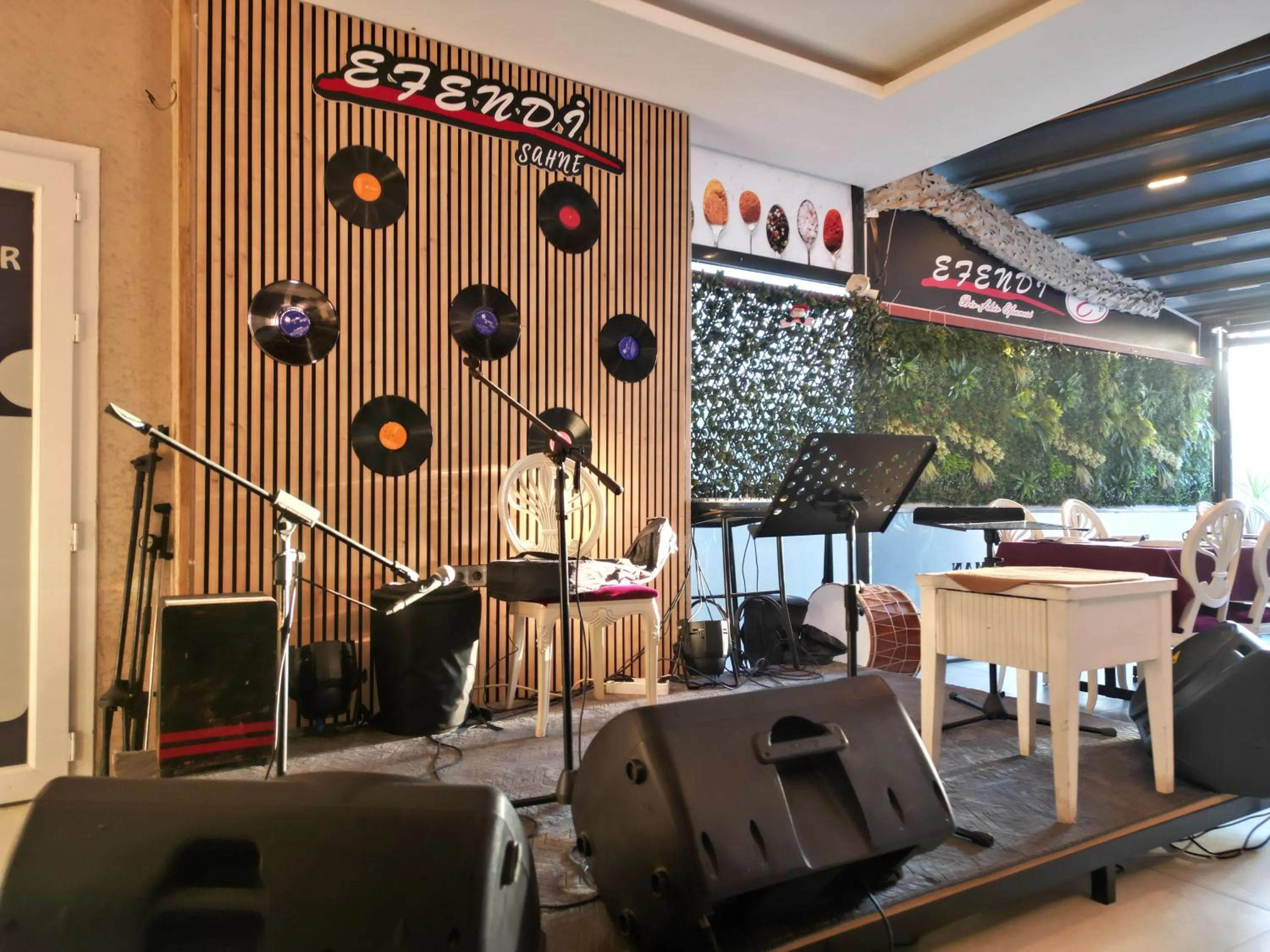 Restaurant/places to eat in Akman City Hotel