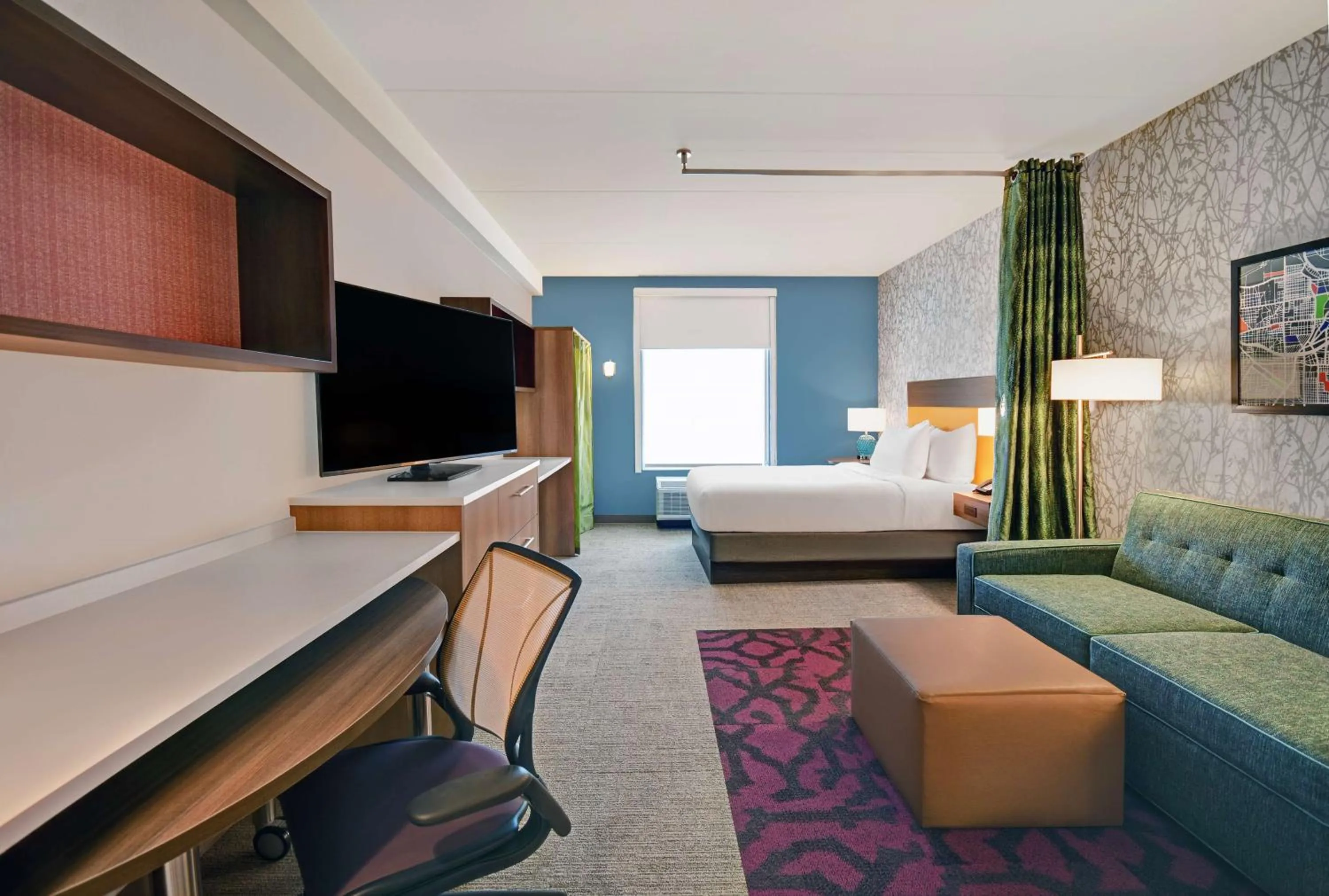 Living room, Bed in Home2 Suites by Hilton Atlanta Airport North