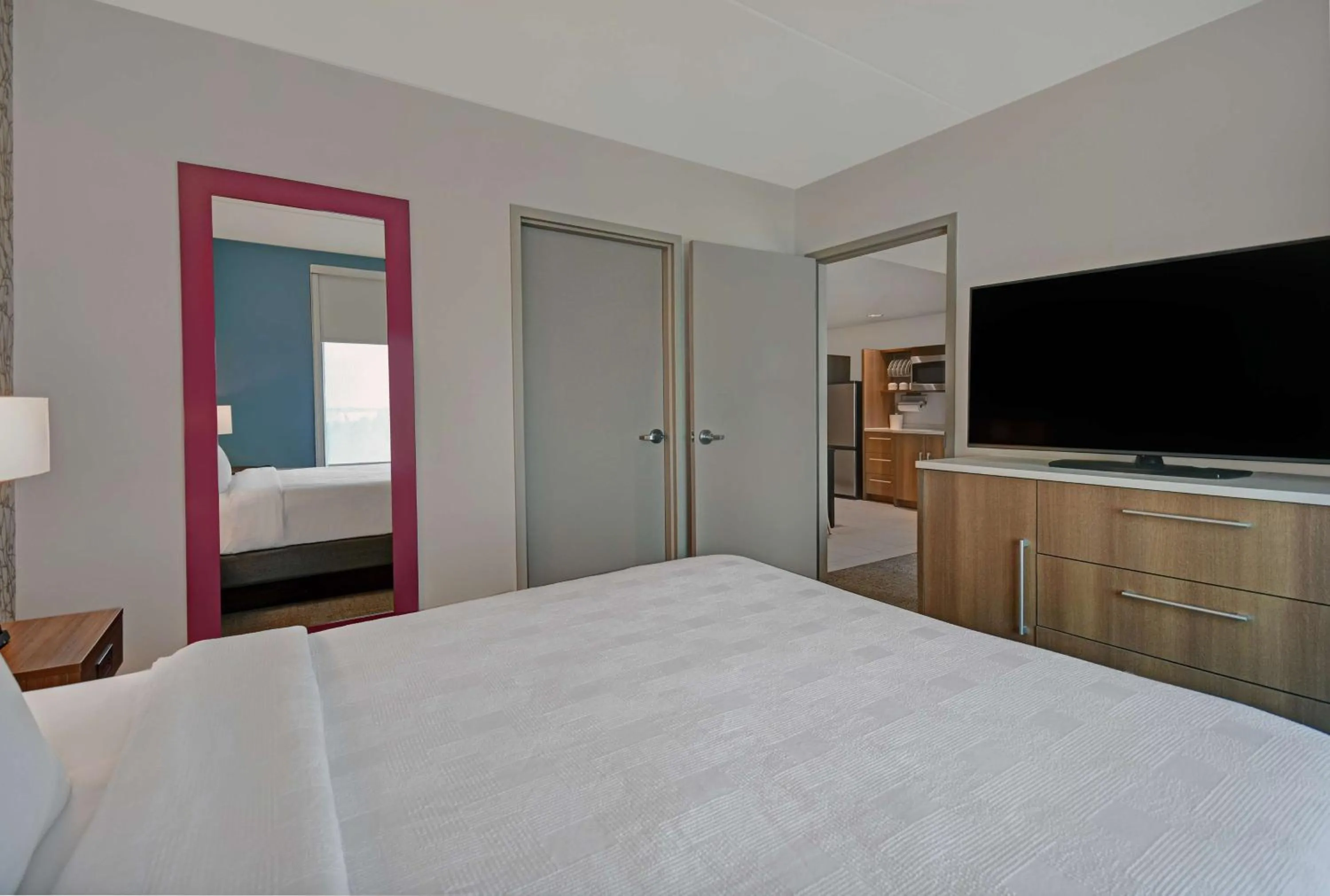 Bed in Home2 Suites by Hilton Atlanta Airport North