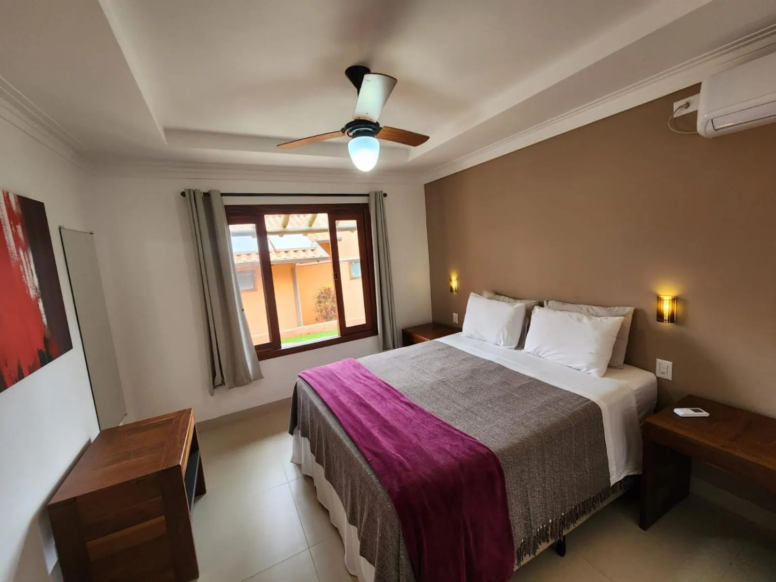 Bed in Pousada Camarás