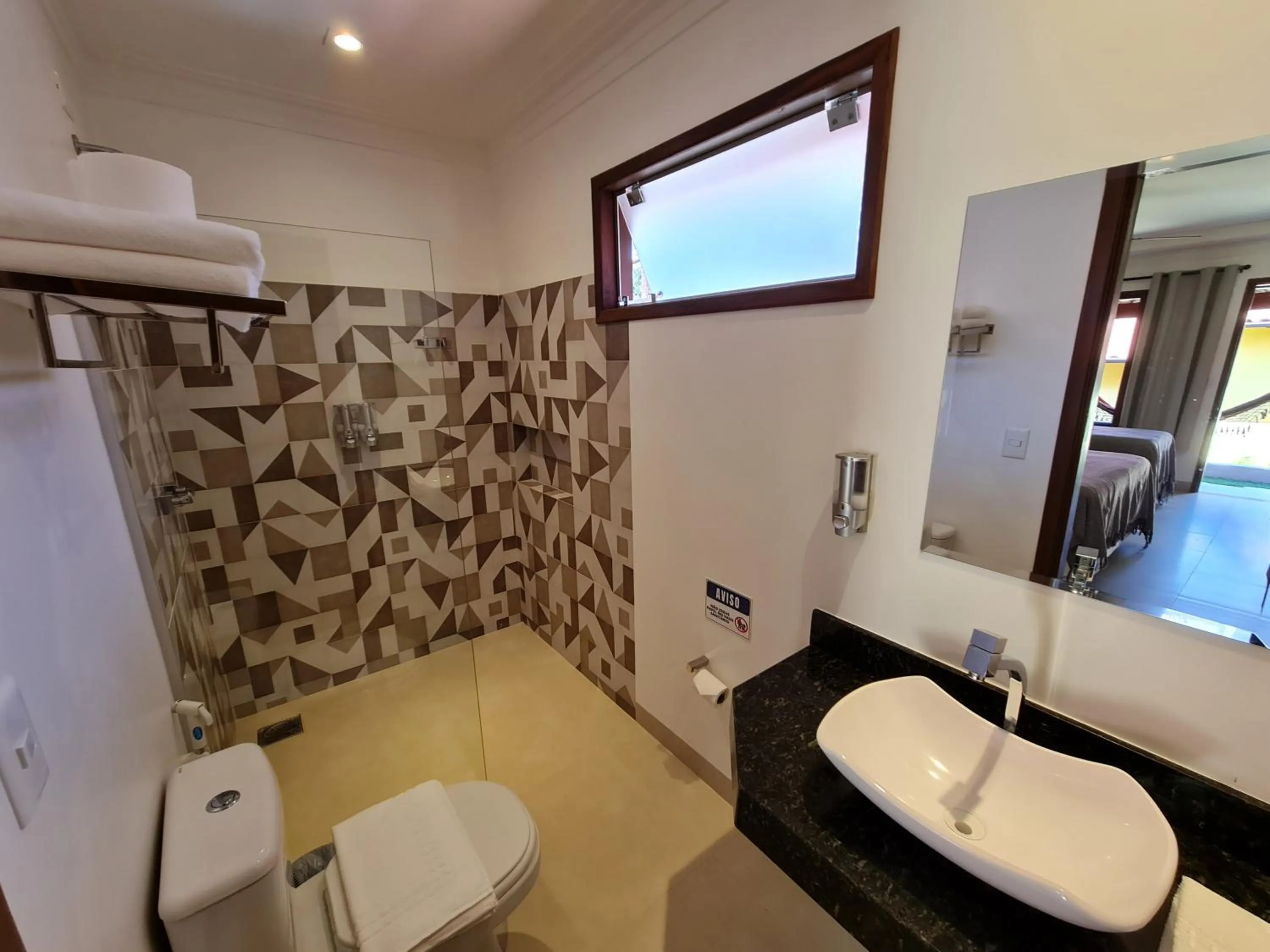 Toilet in Pousada Camarás