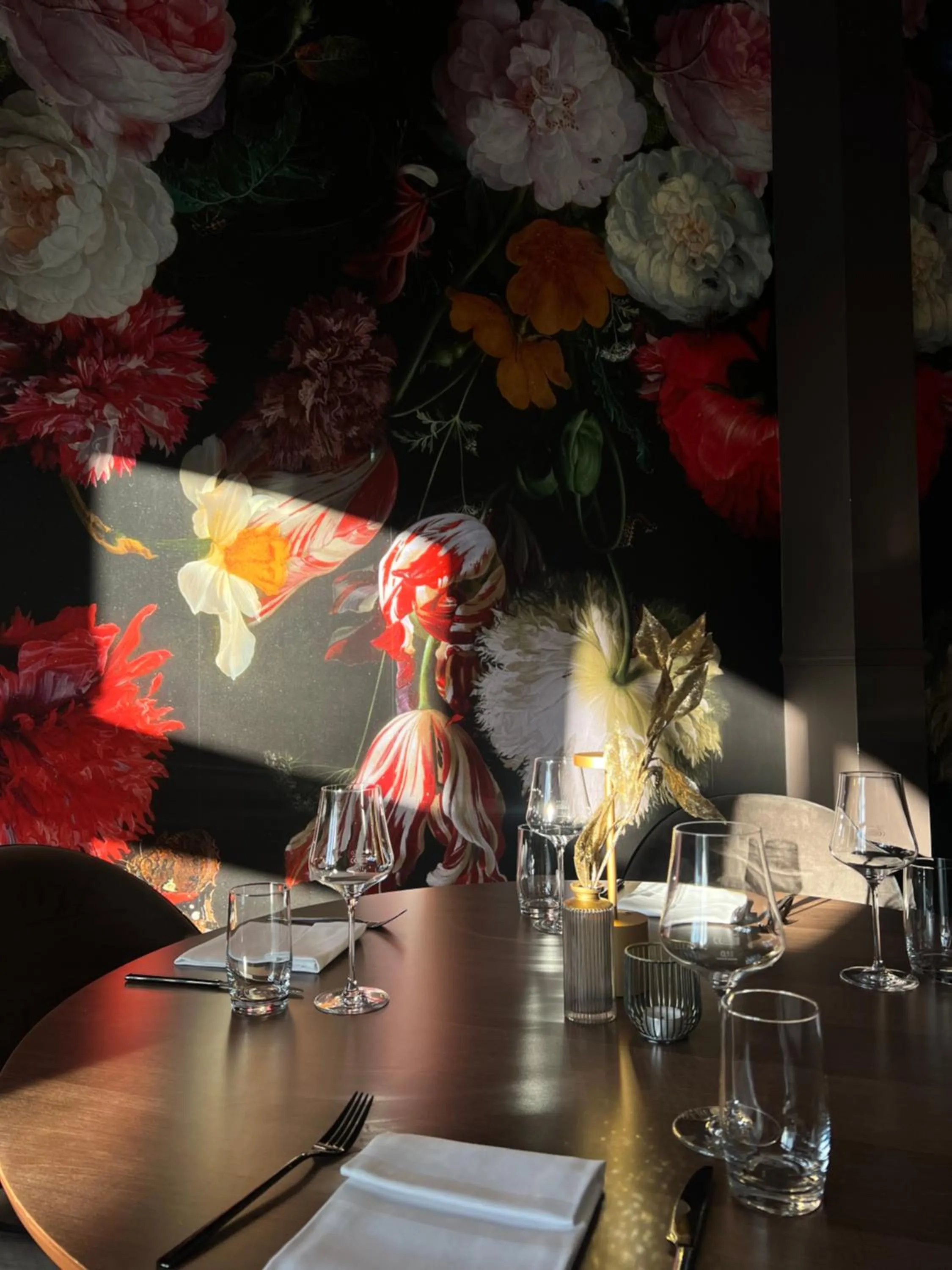 Restaurant/places to eat in Palace St. George